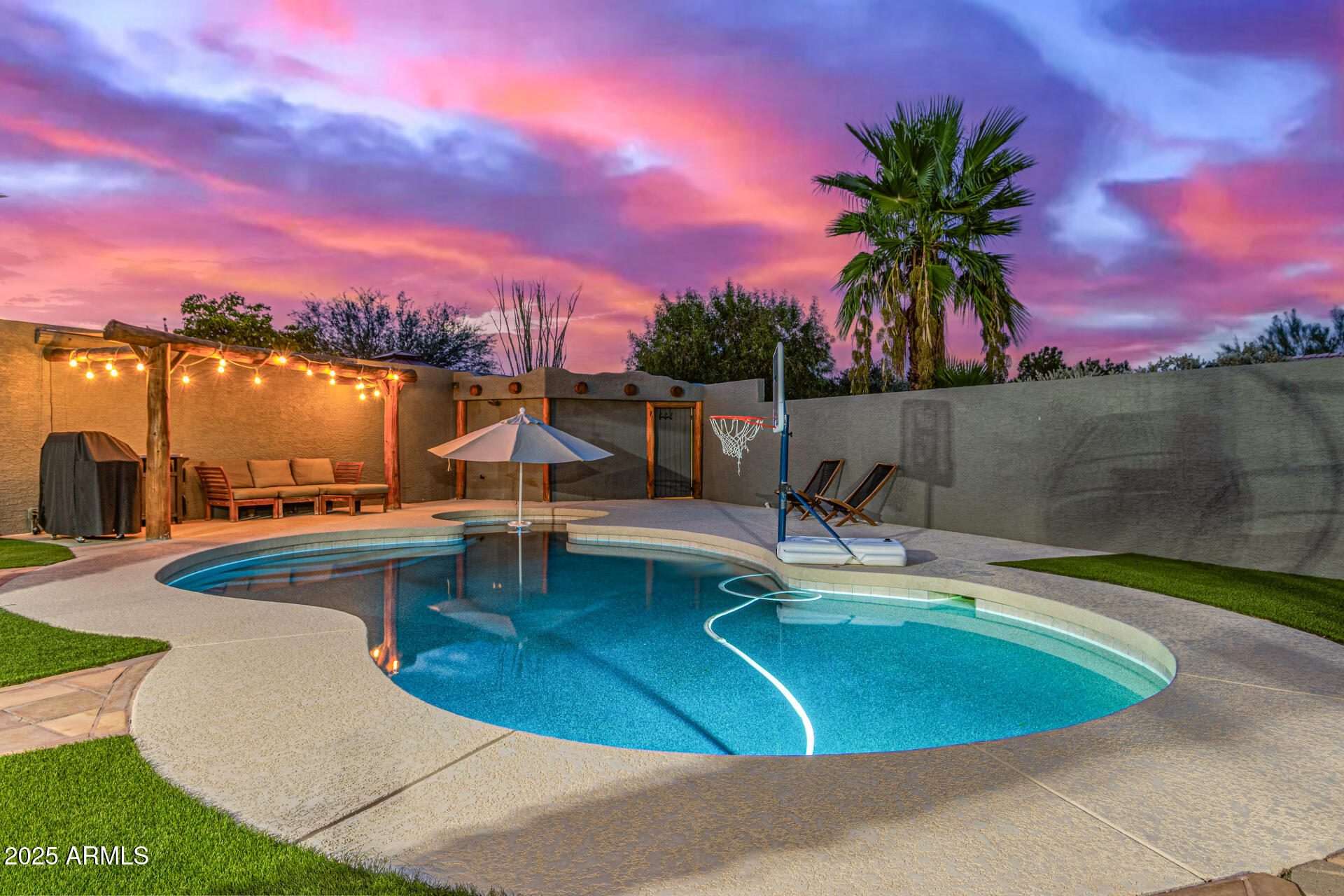 16604 E FAIRFAX Drive