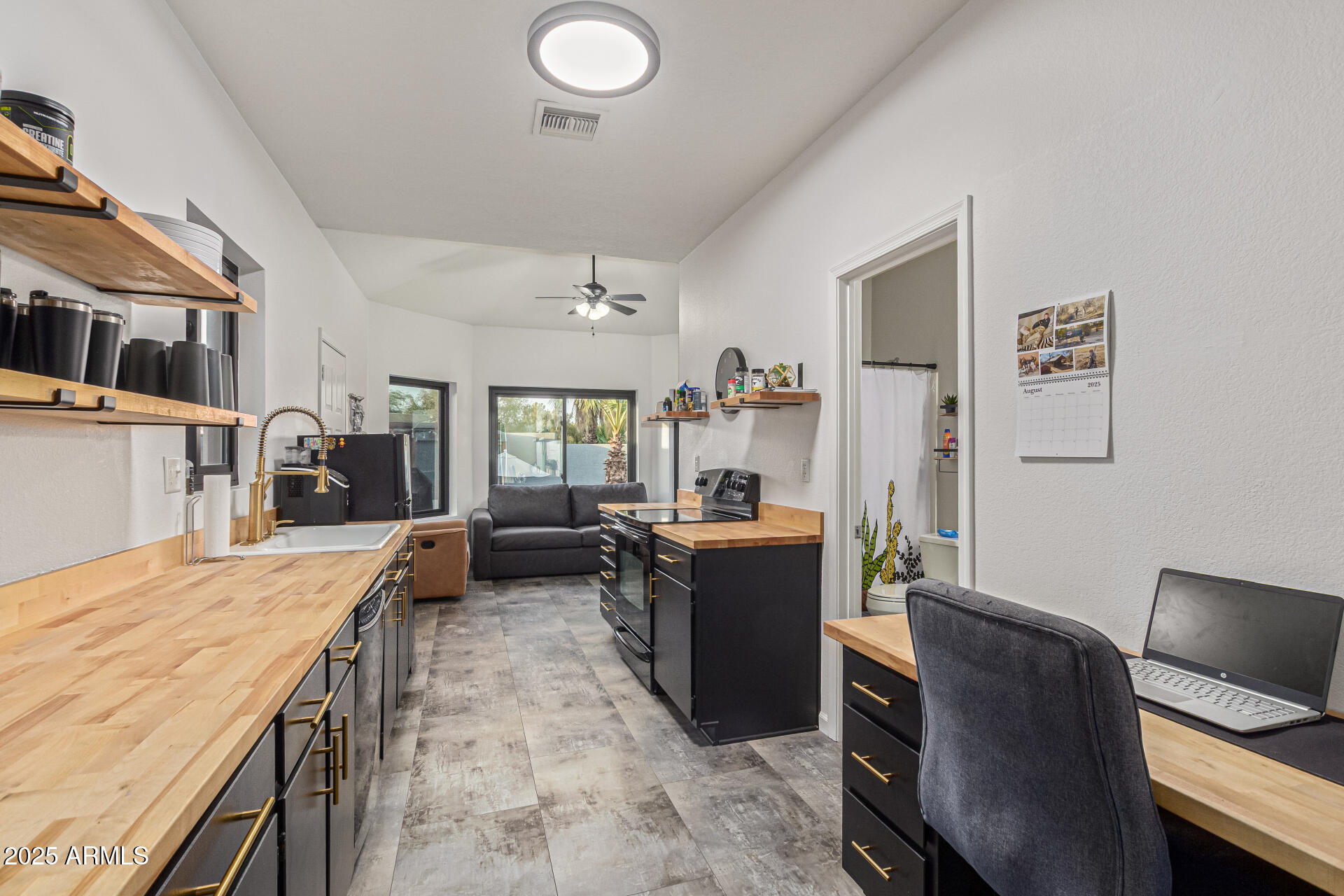 16604 E FAIRFAX Drive