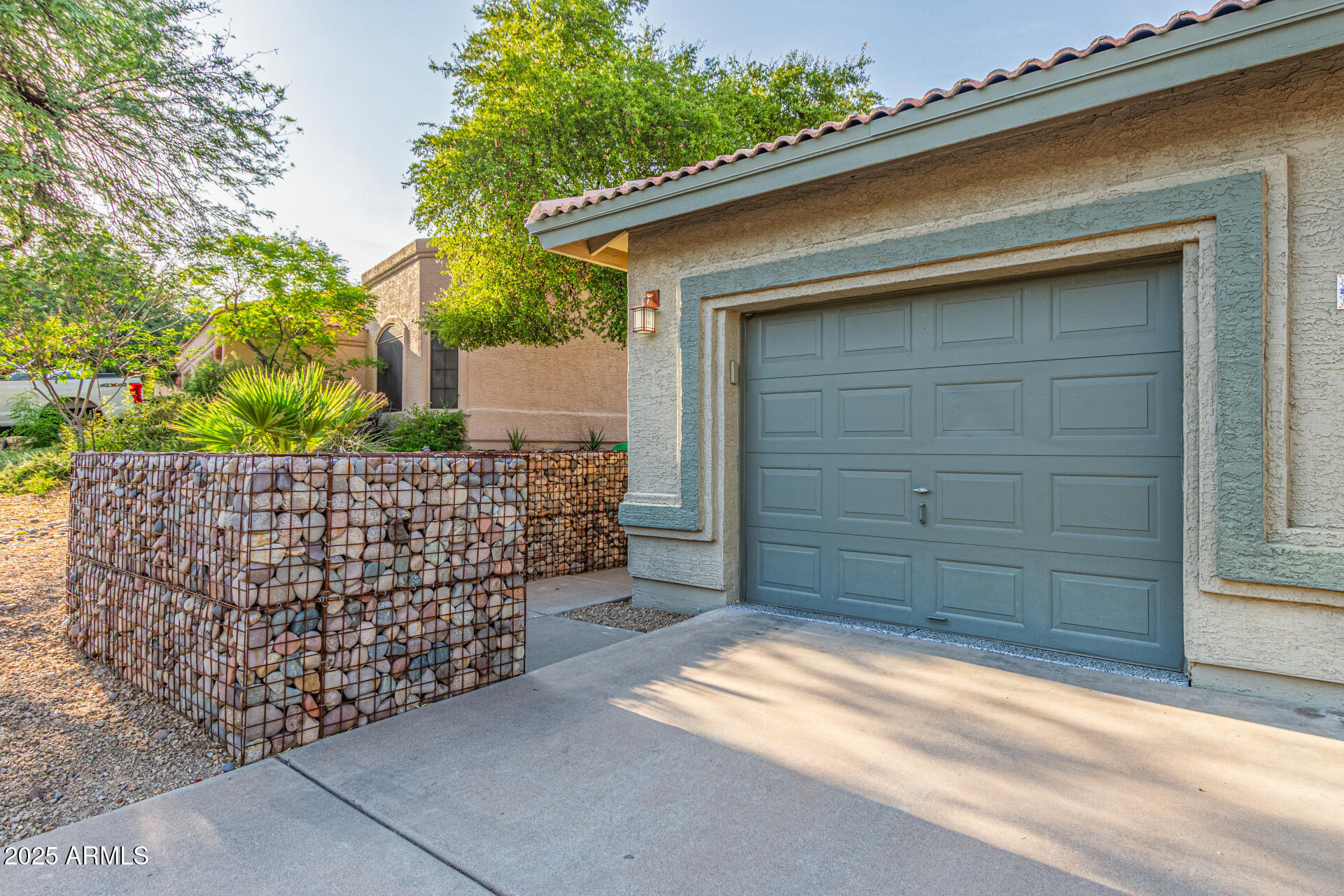 16604 E FAIRFAX Drive