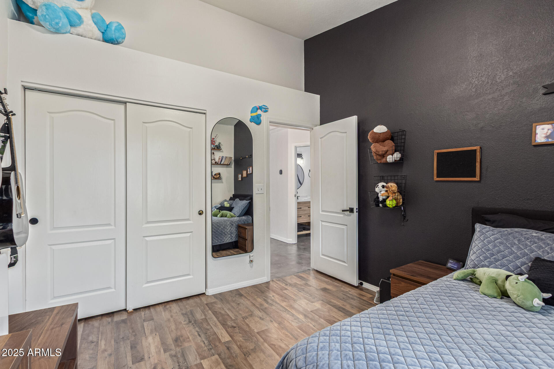 16604 E FAIRFAX Drive