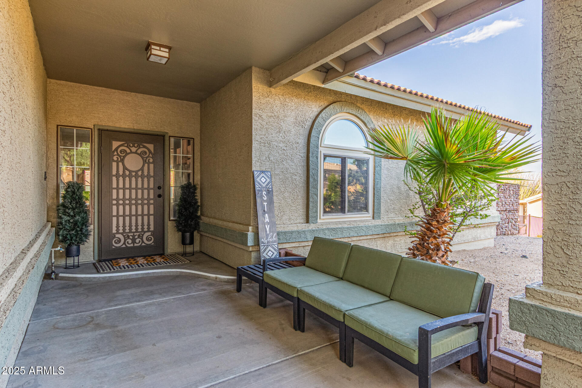 16604 E FAIRFAX Drive