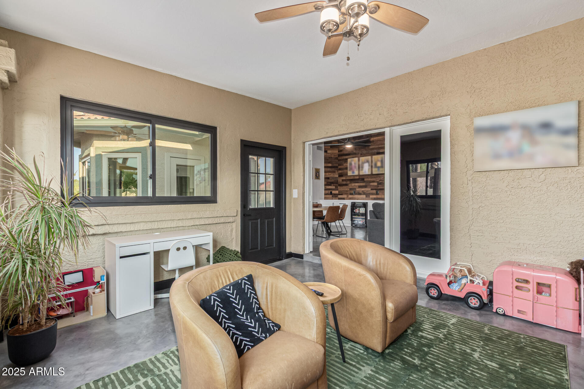 16604 E FAIRFAX Drive