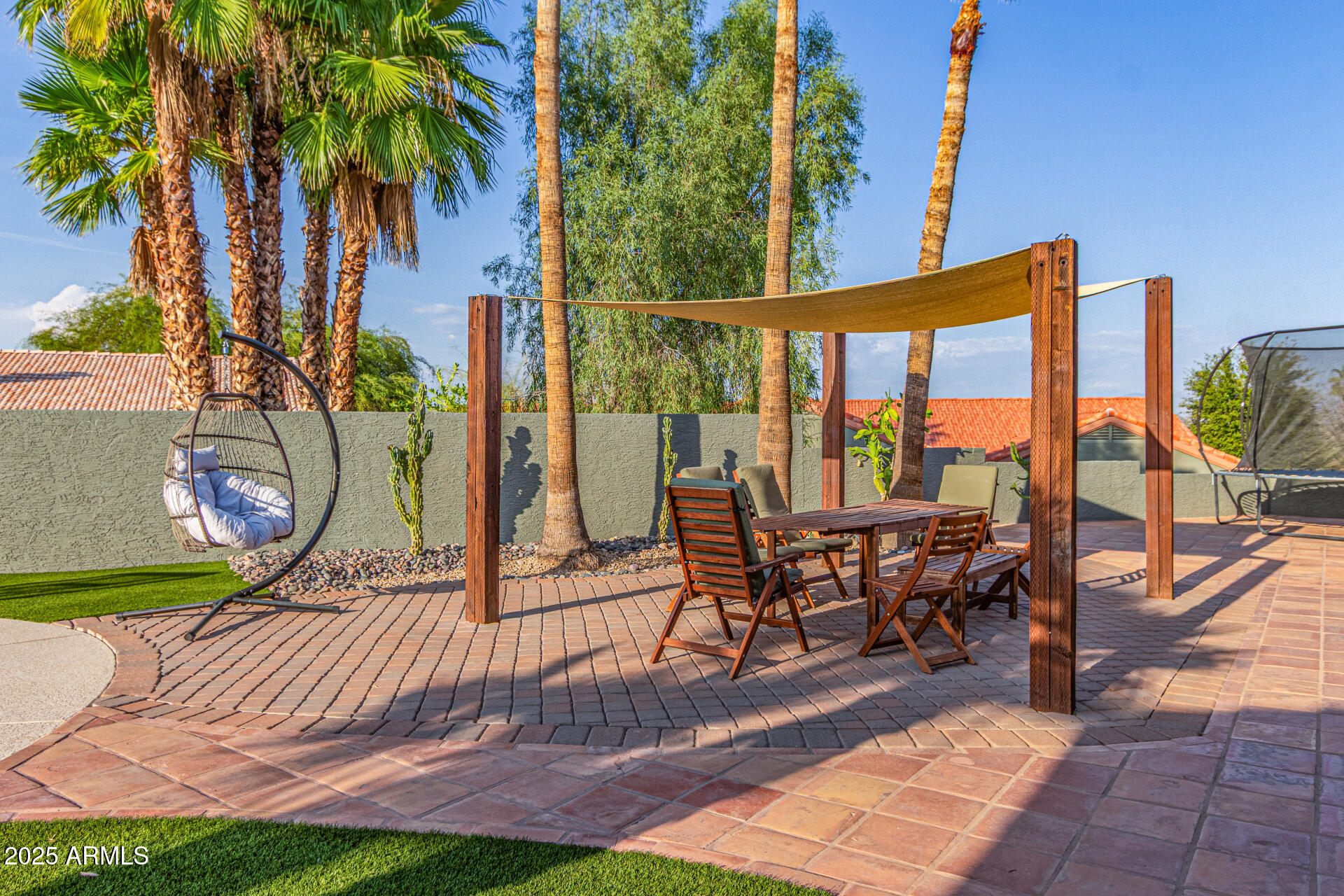 16604 E FAIRFAX Drive