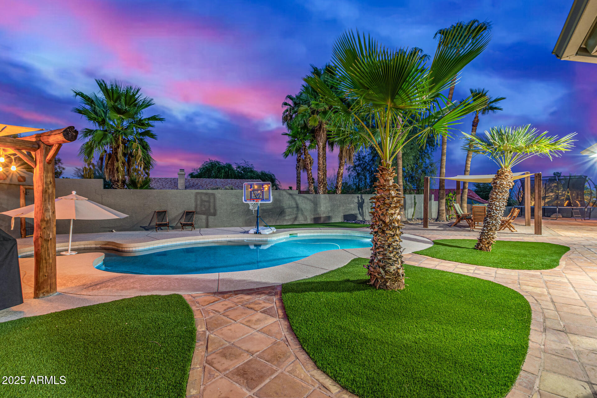 16604 E FAIRFAX Drive