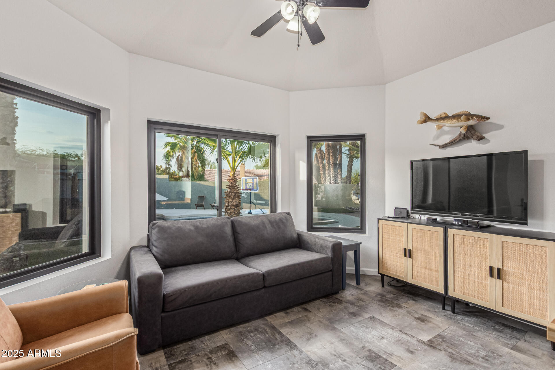 16604 E FAIRFAX Drive