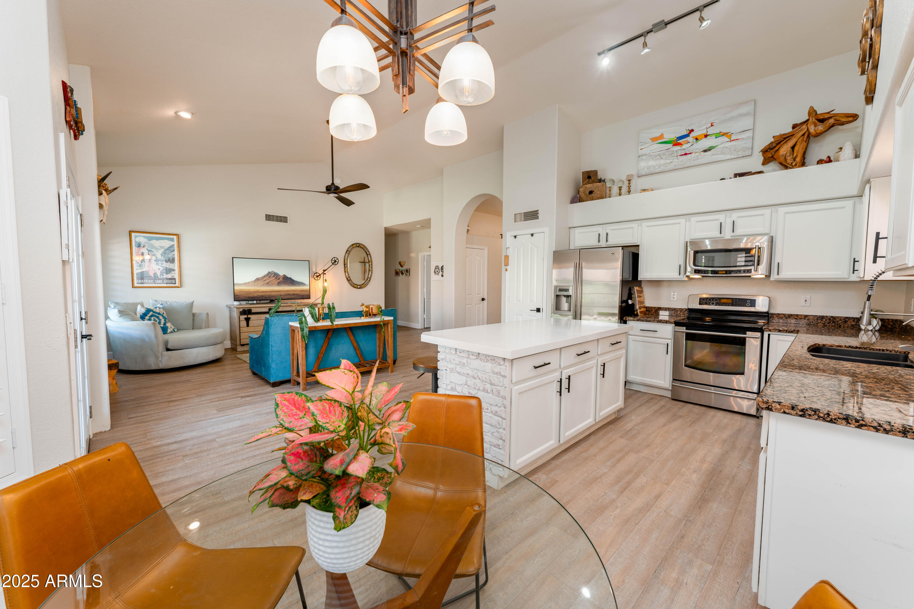 4630 E Via Dona Road