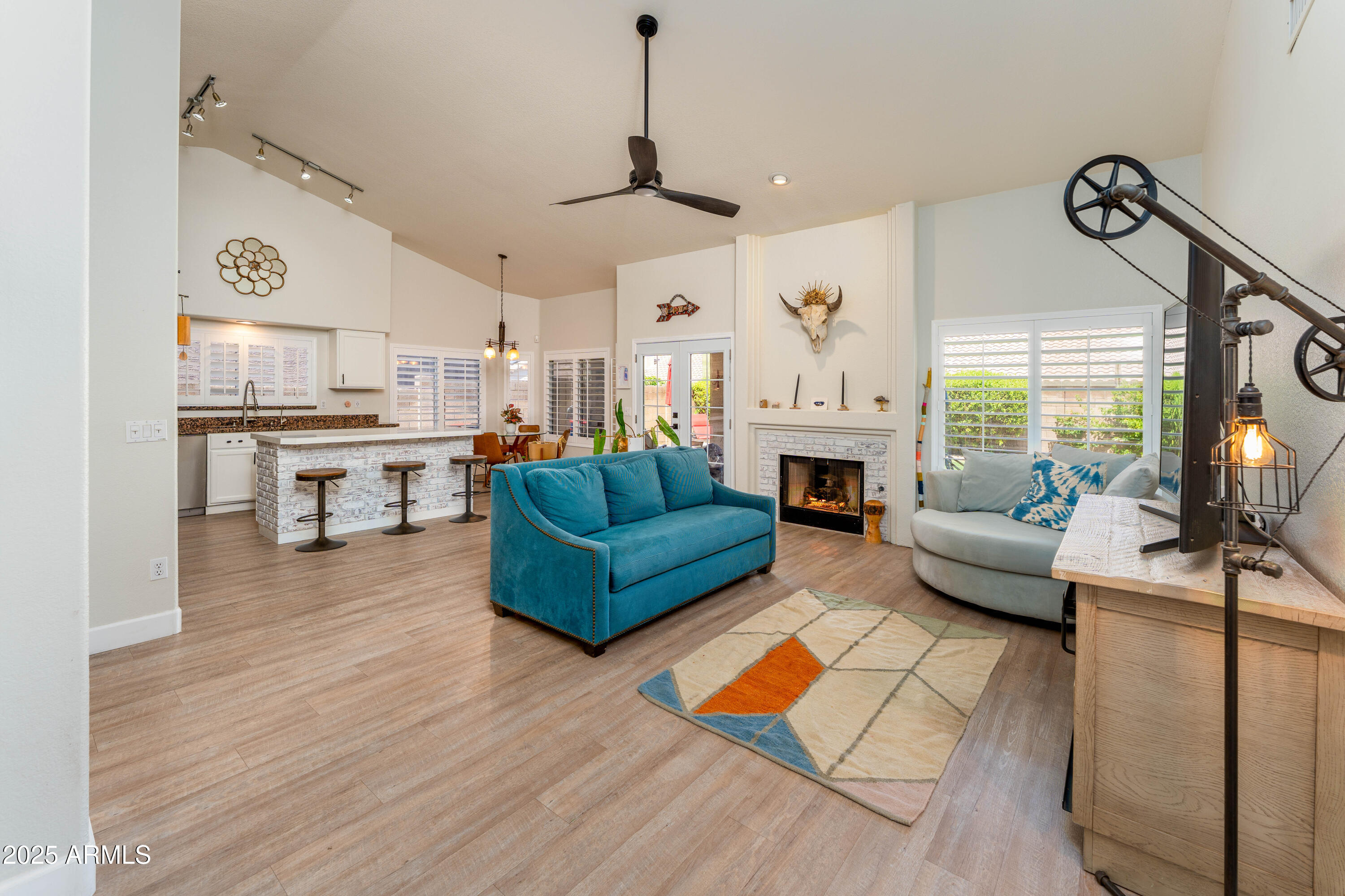 4630 E Via Dona Road