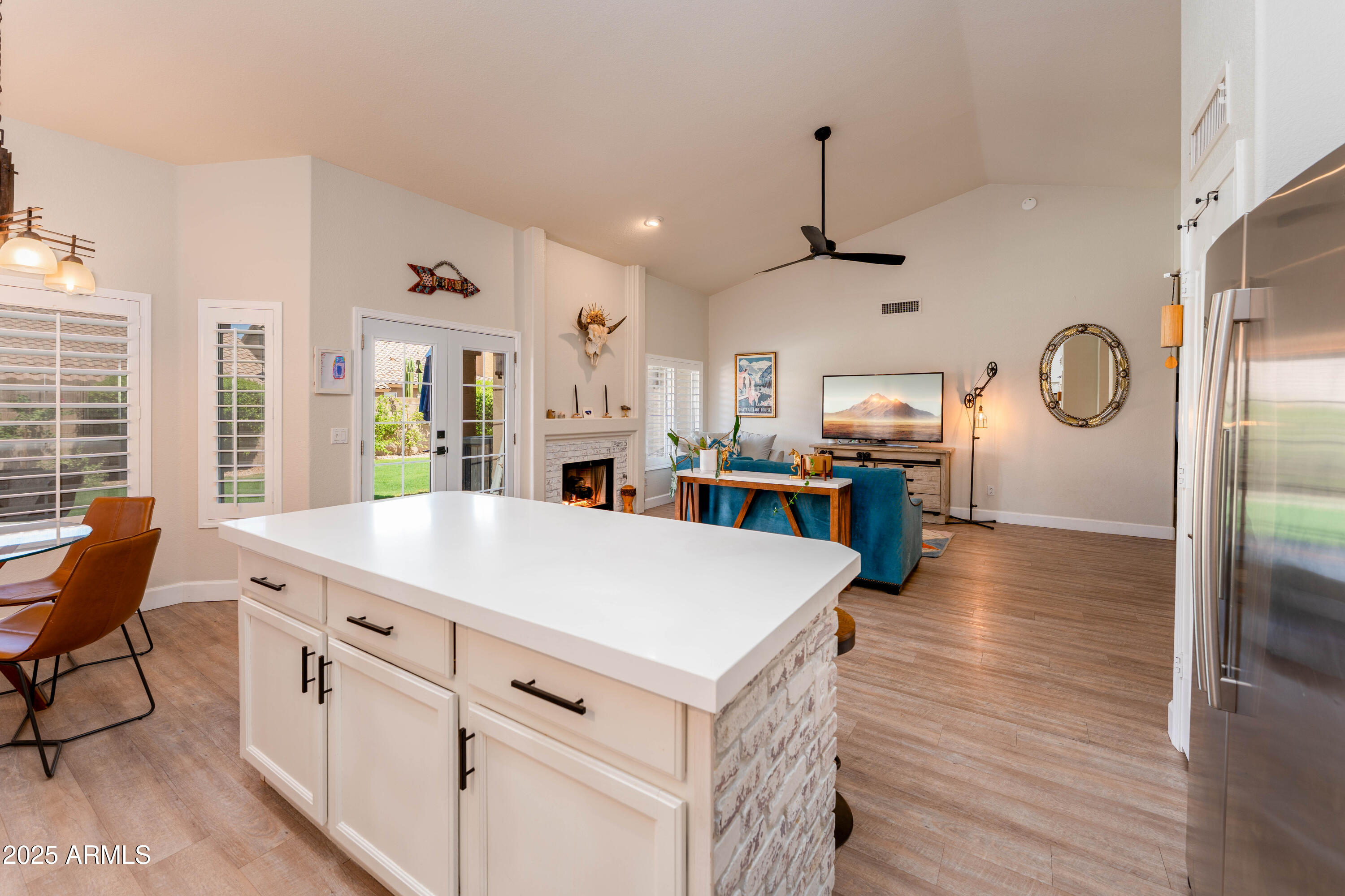 4630 E Via Dona Road