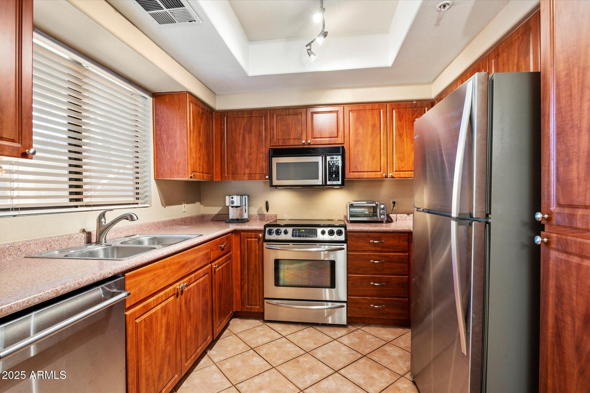 7575 E INDIAN BEND Road, 1007