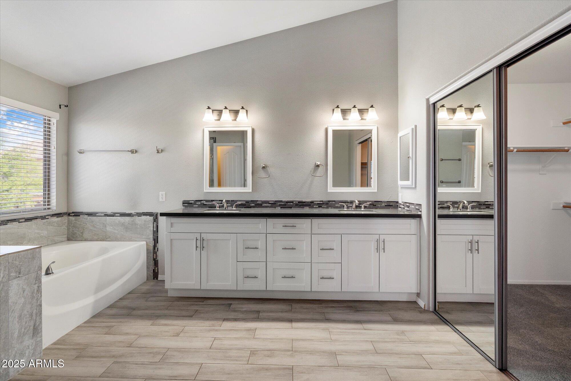 4714 E PRICKLY PEAR Trail