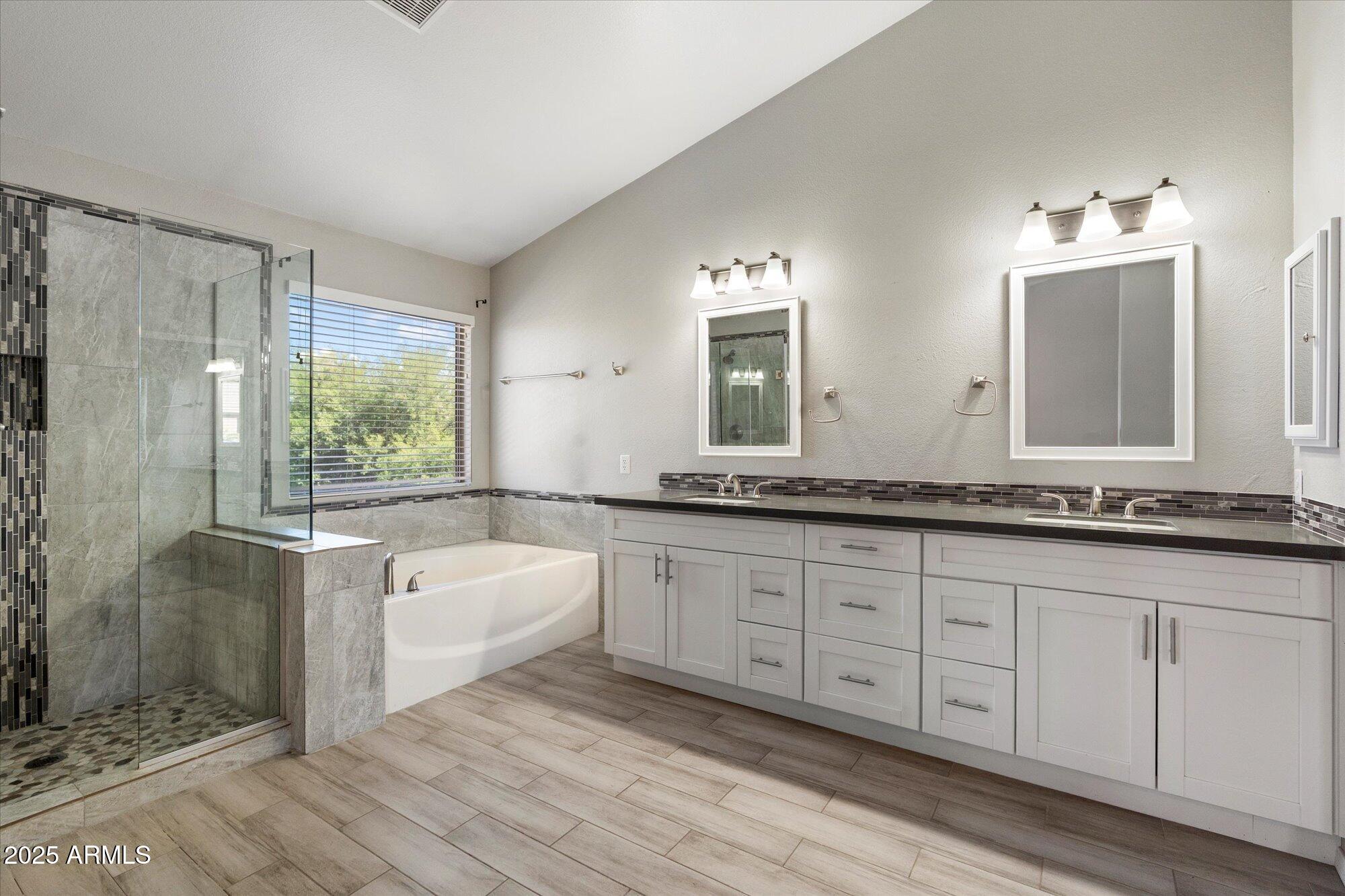 4714 E PRICKLY PEAR Trail