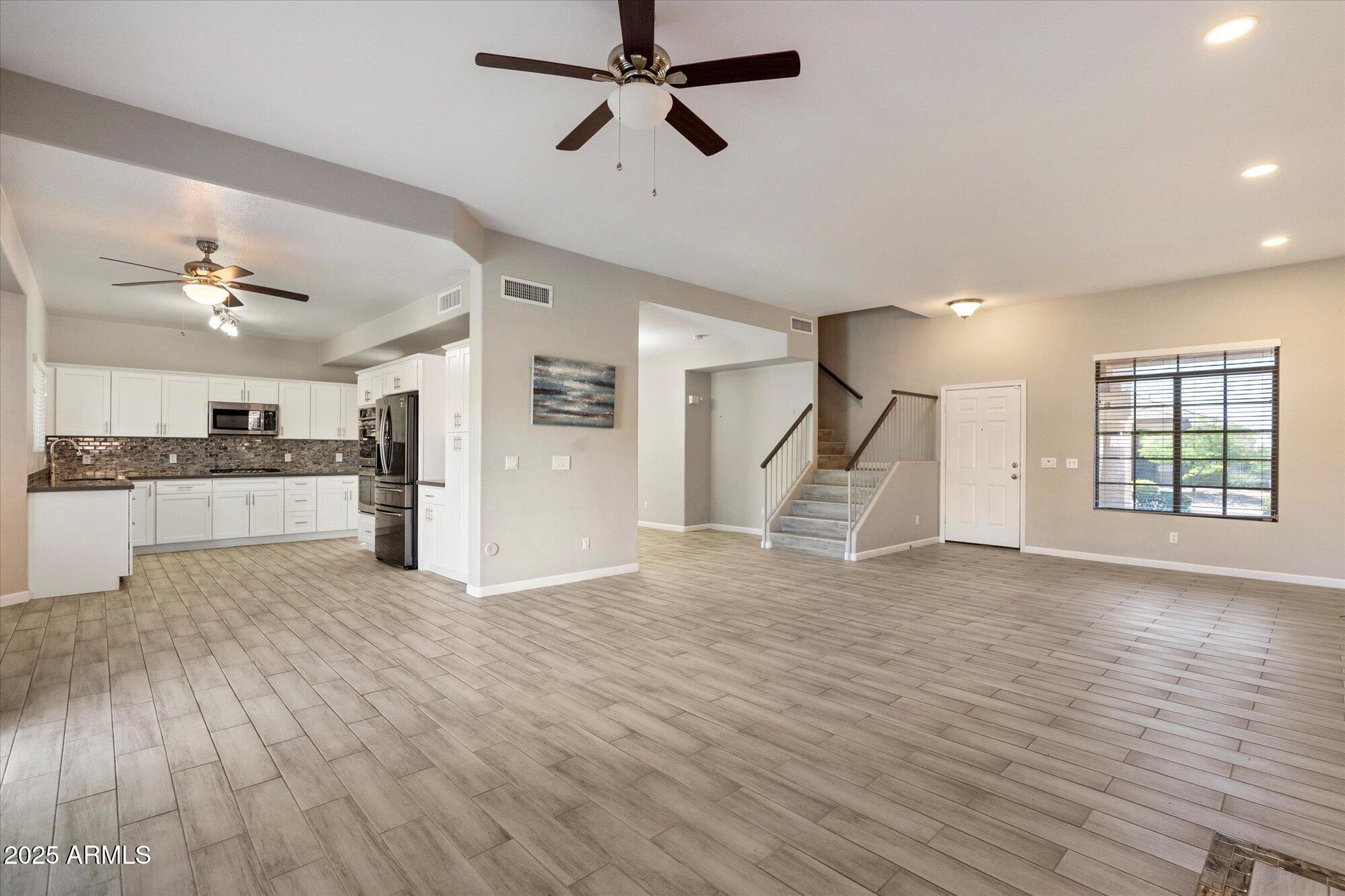 4714 E PRICKLY PEAR Trail