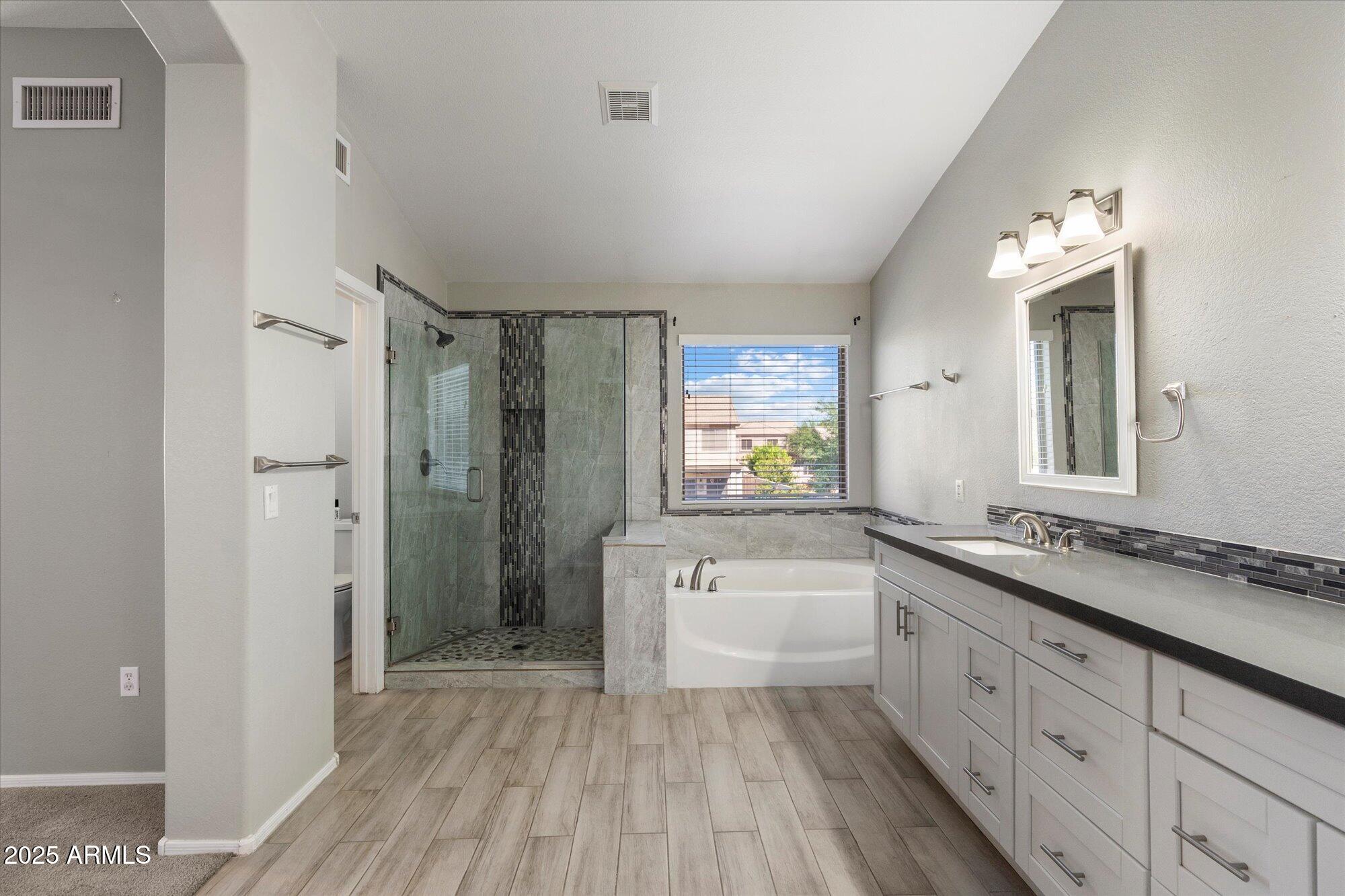 4714 E PRICKLY PEAR Trail