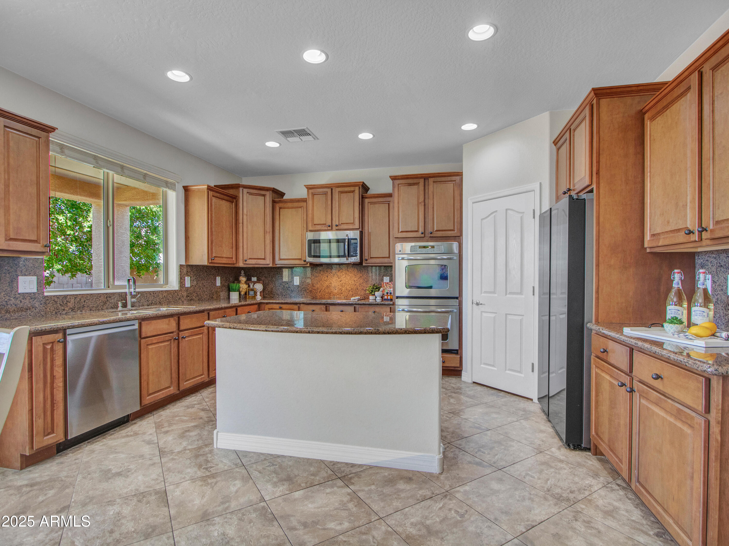 22630 N CANDLELIGHT Court