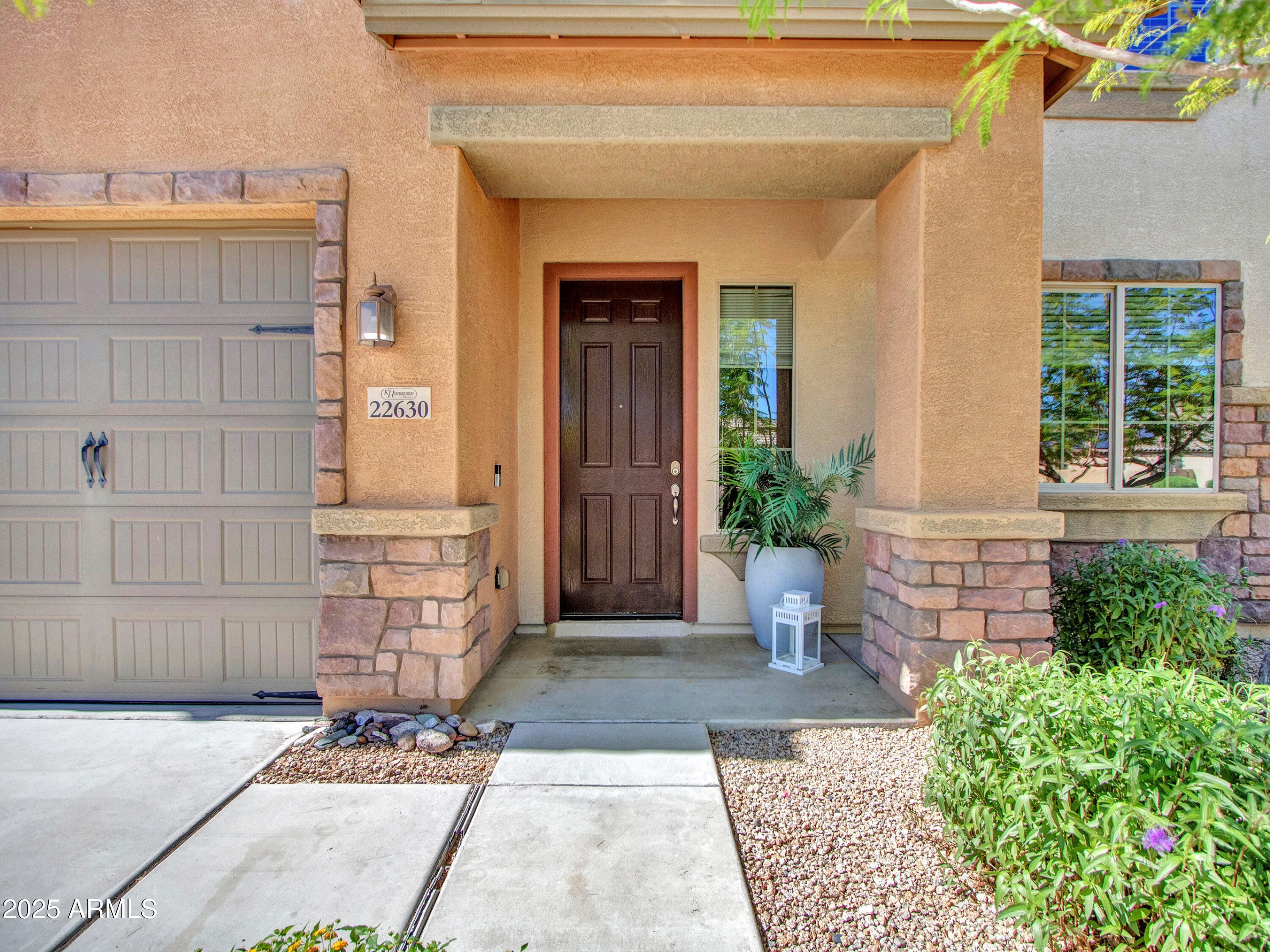 22630 N CANDLELIGHT Court