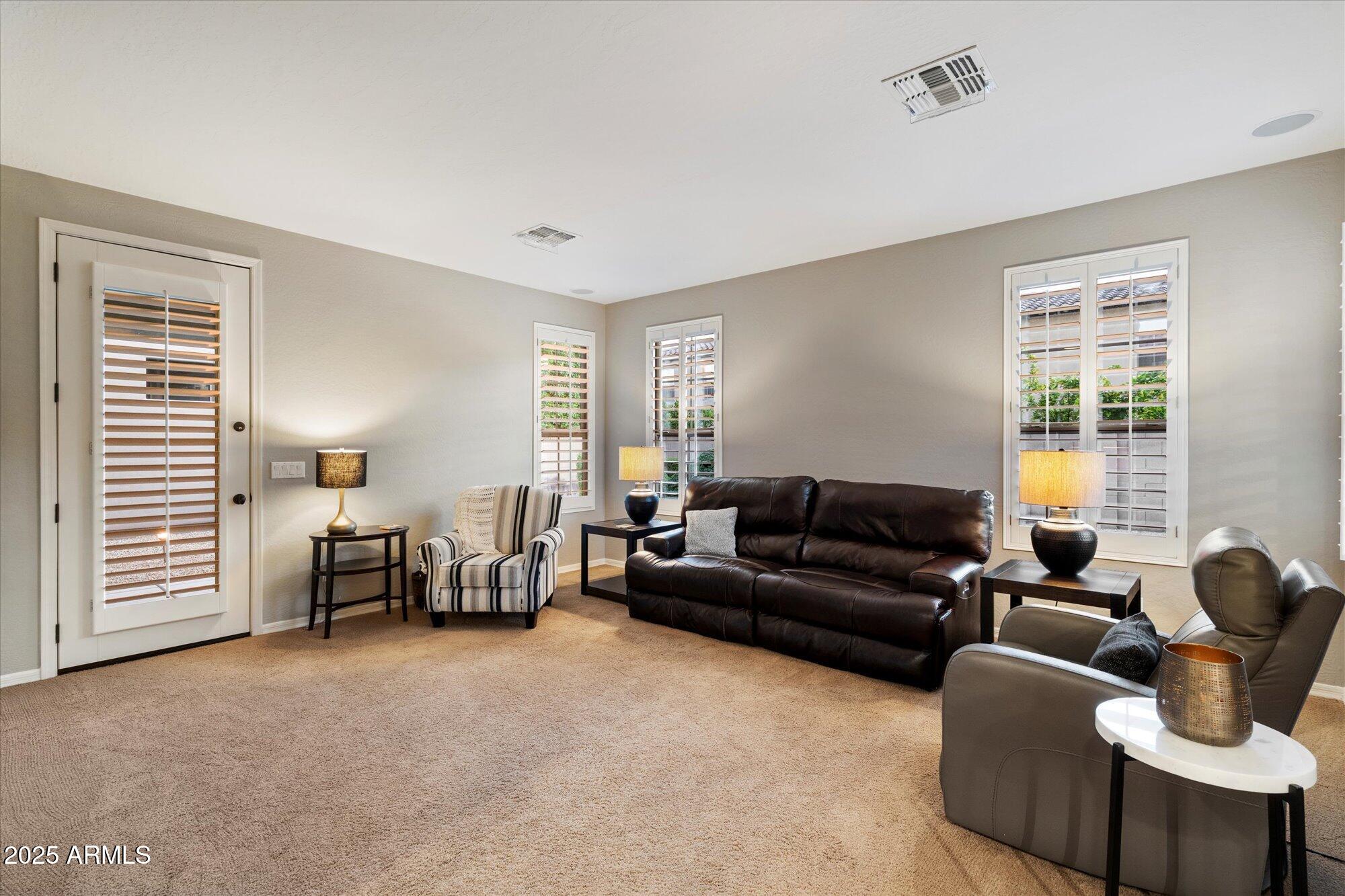 3973 E Hummingbird Lane