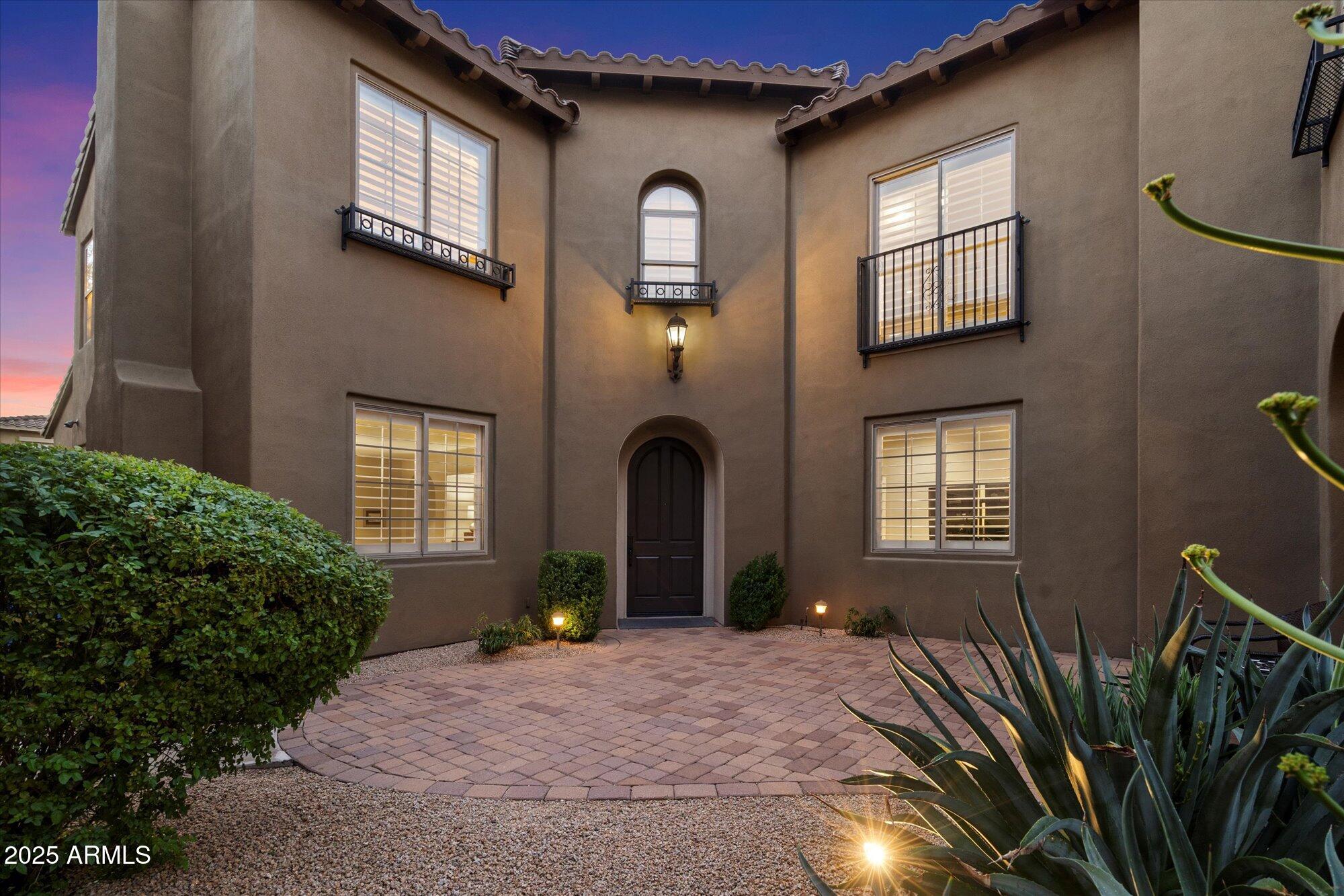 3973 E Hummingbird Lane