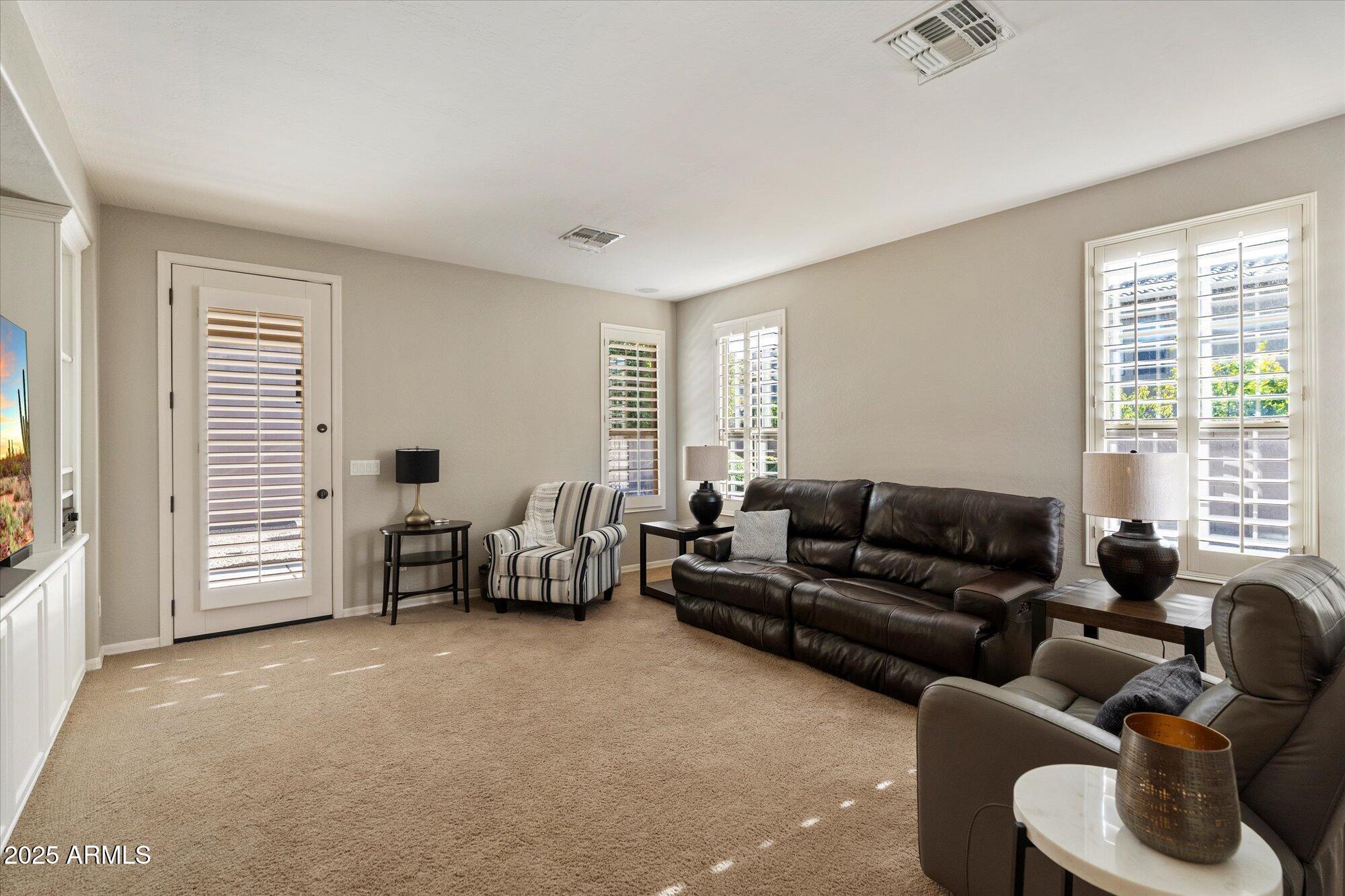 3973 E Hummingbird Lane