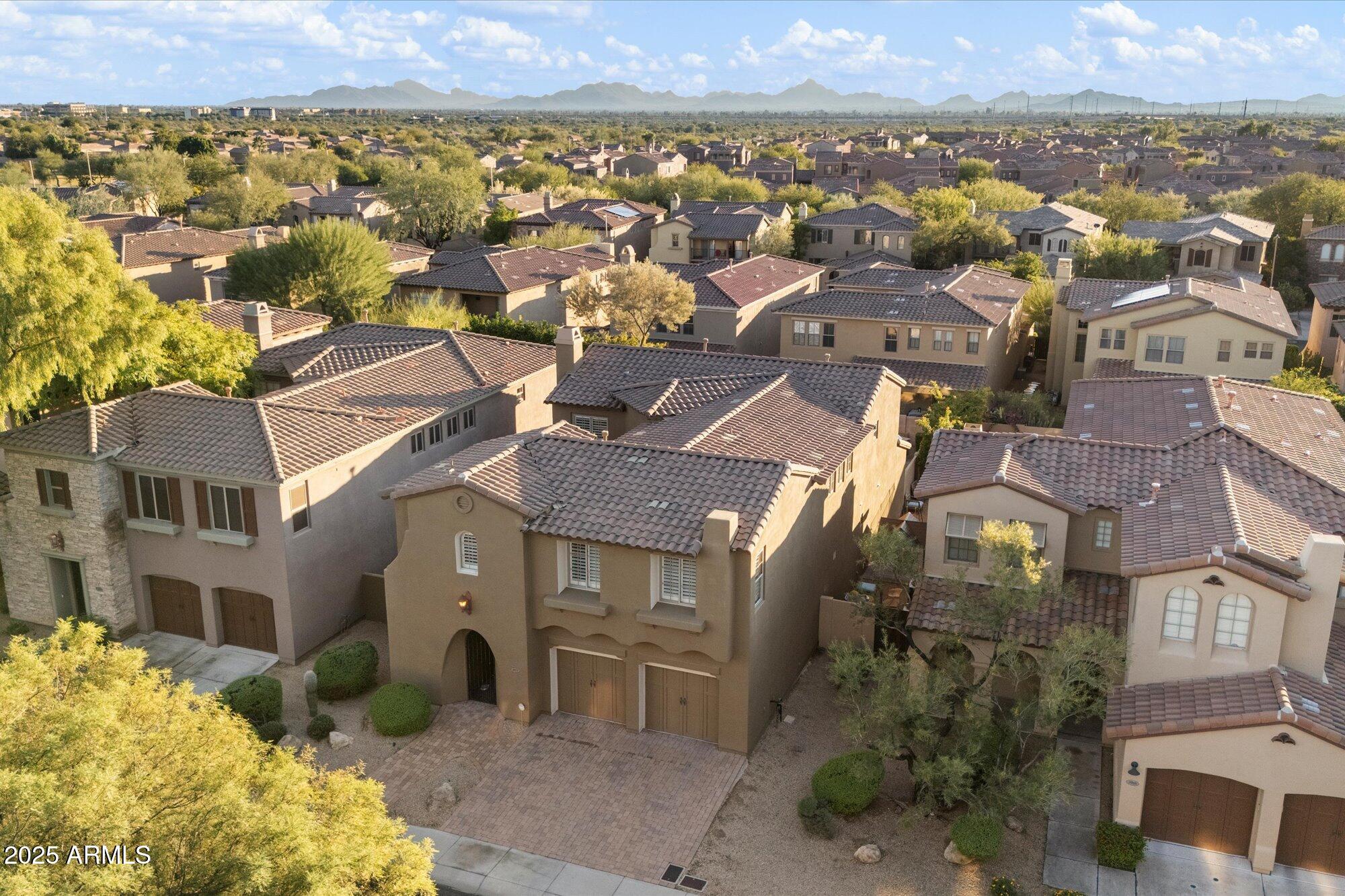 3973 E Hummingbird Lane