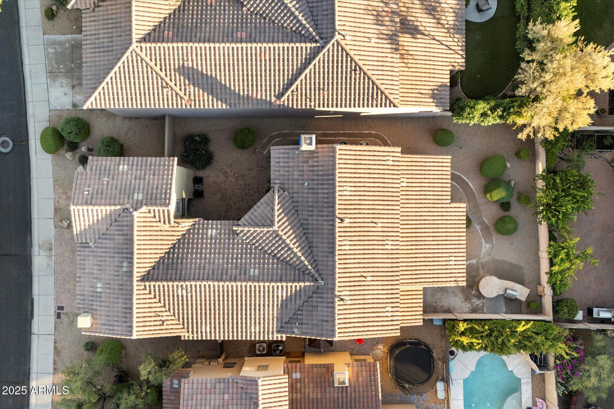 3973 E Hummingbird Lane