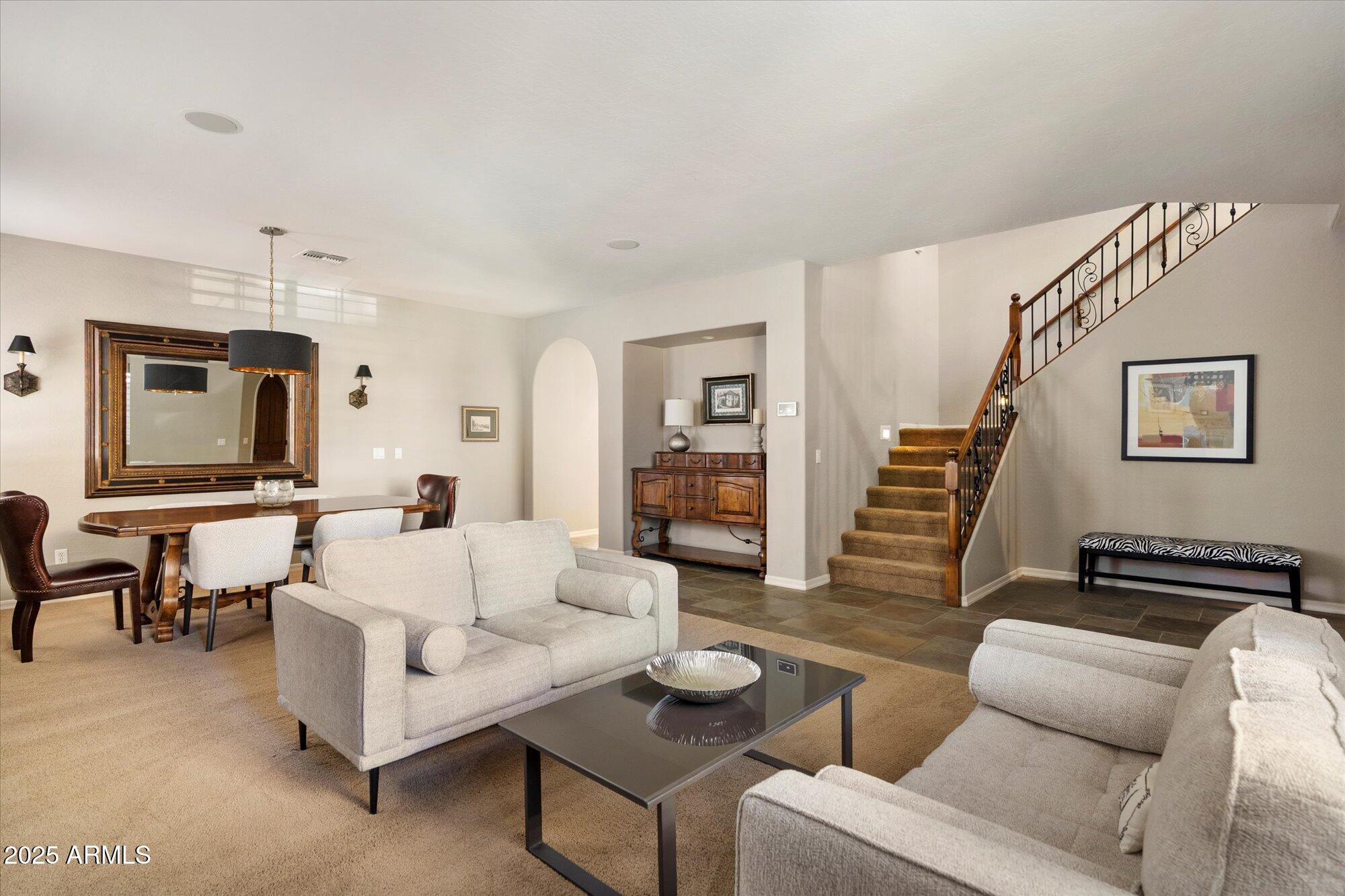 3973 E Hummingbird Lane