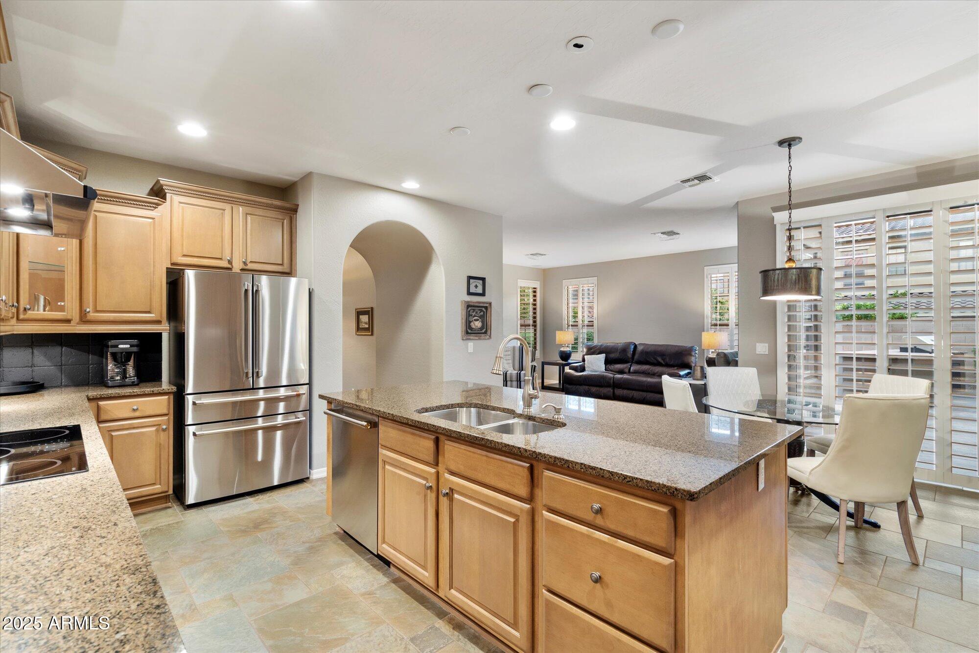 3973 E Hummingbird Lane