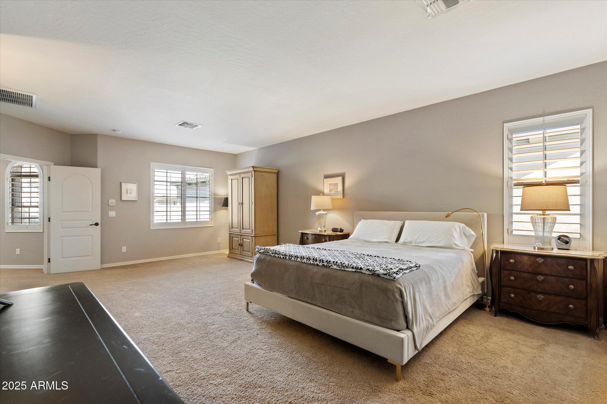 3973 E Hummingbird Lane