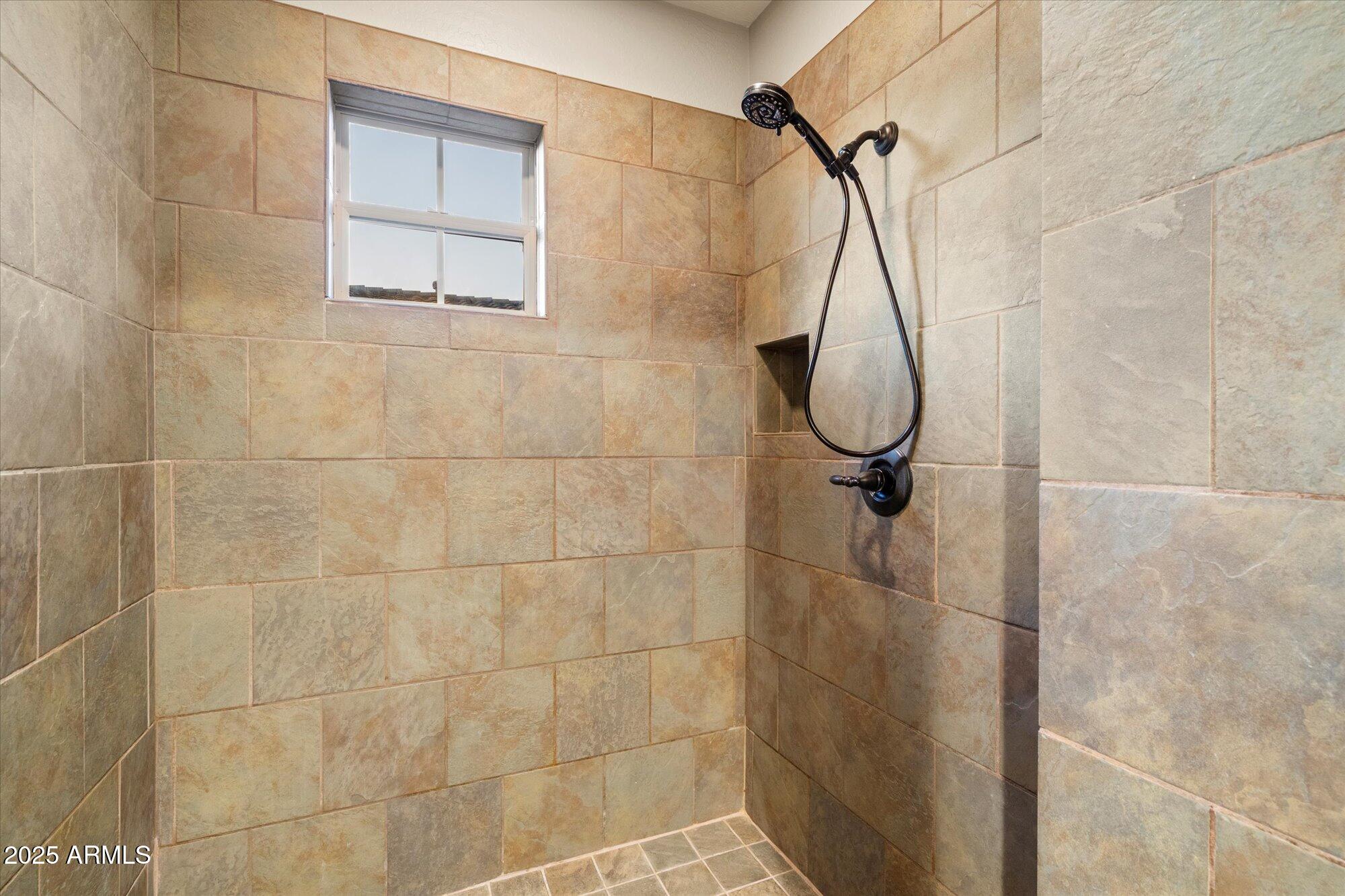 3973 E Hummingbird Lane