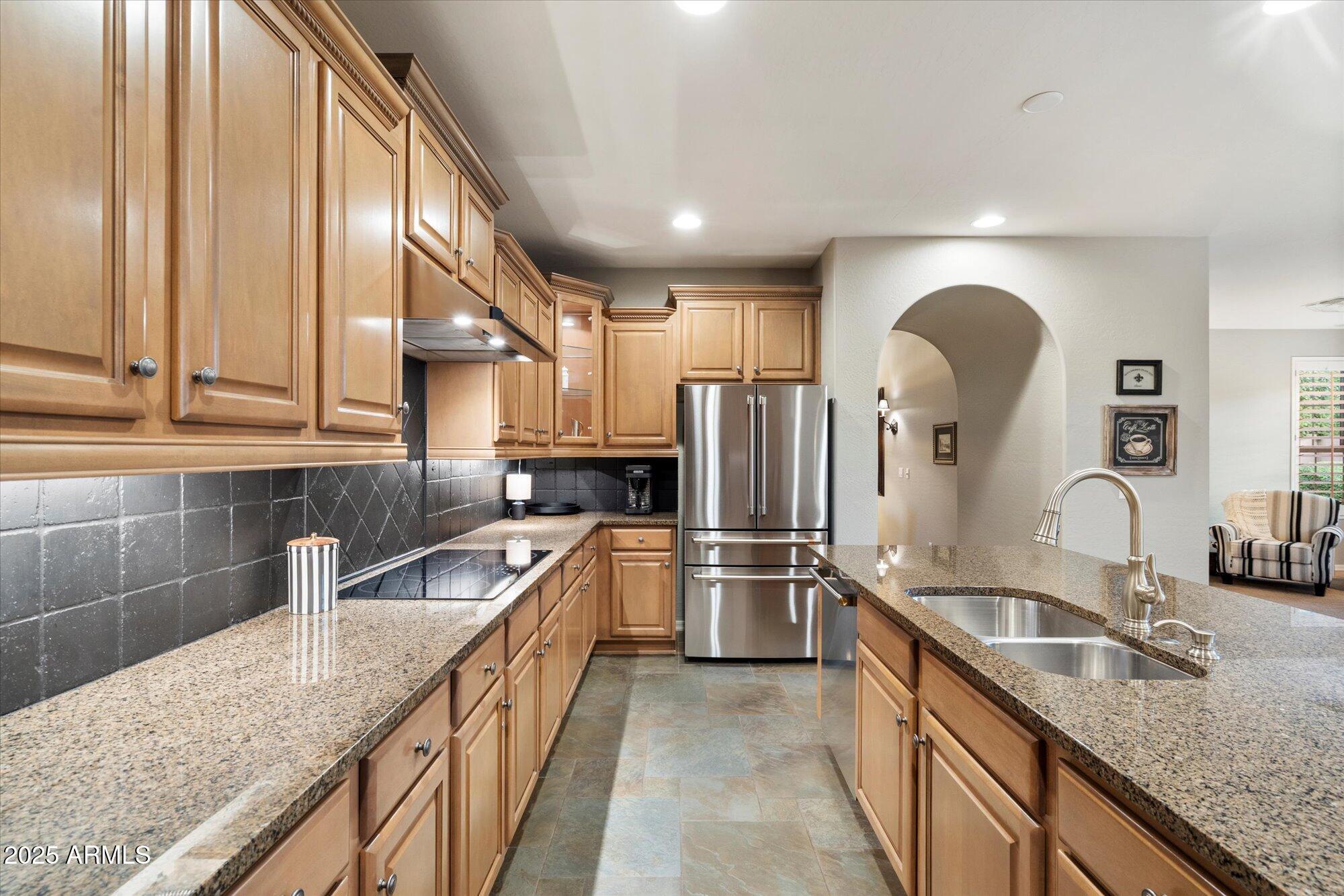 3973 E Hummingbird Lane