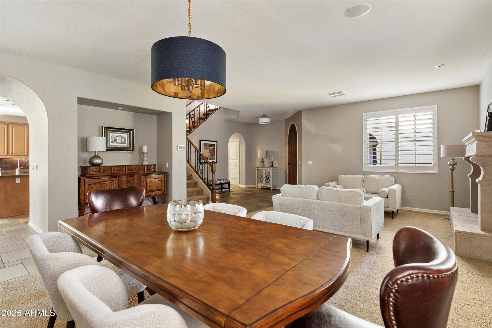 3973 E Hummingbird Lane