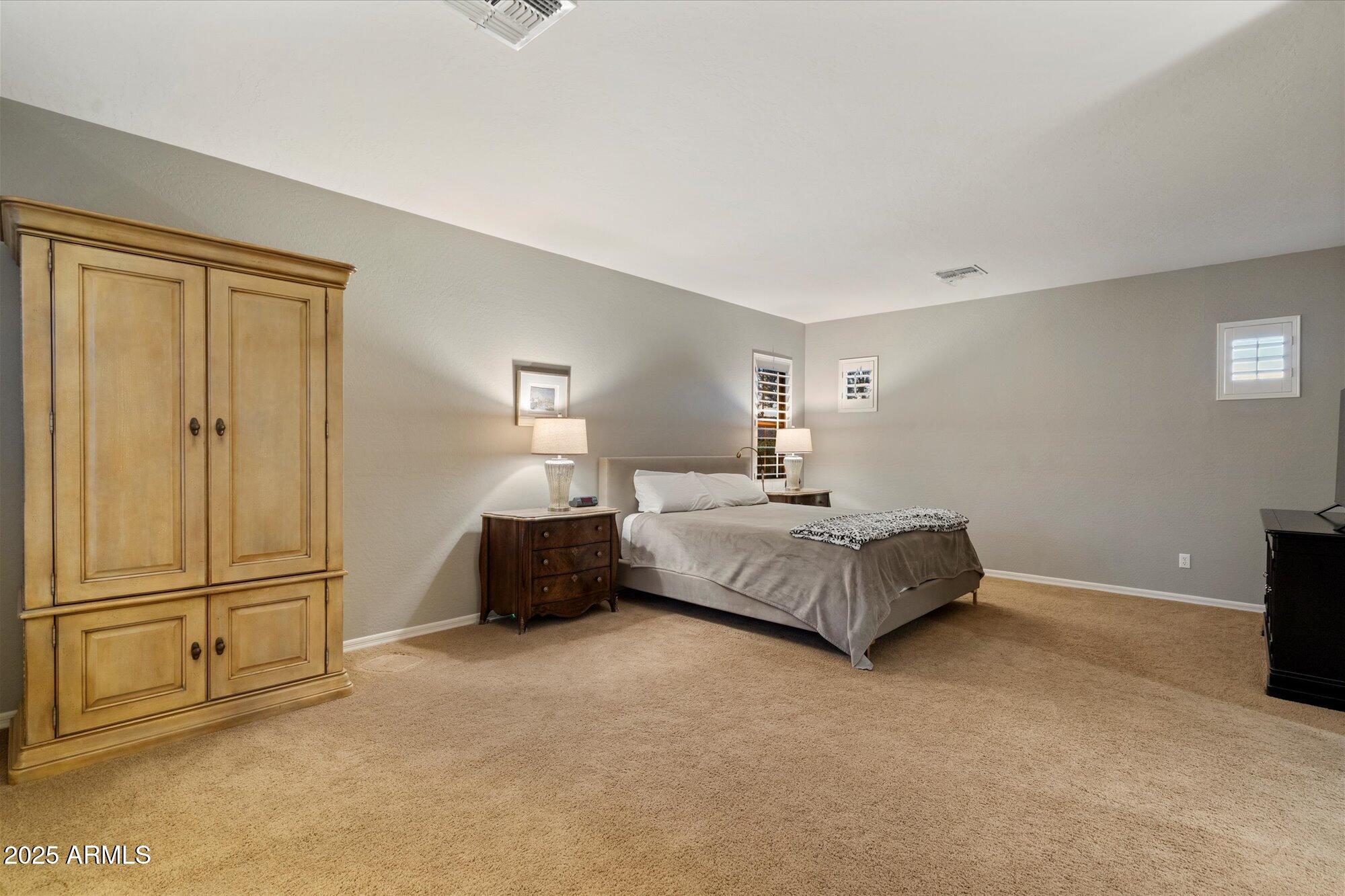 3973 E Hummingbird Lane