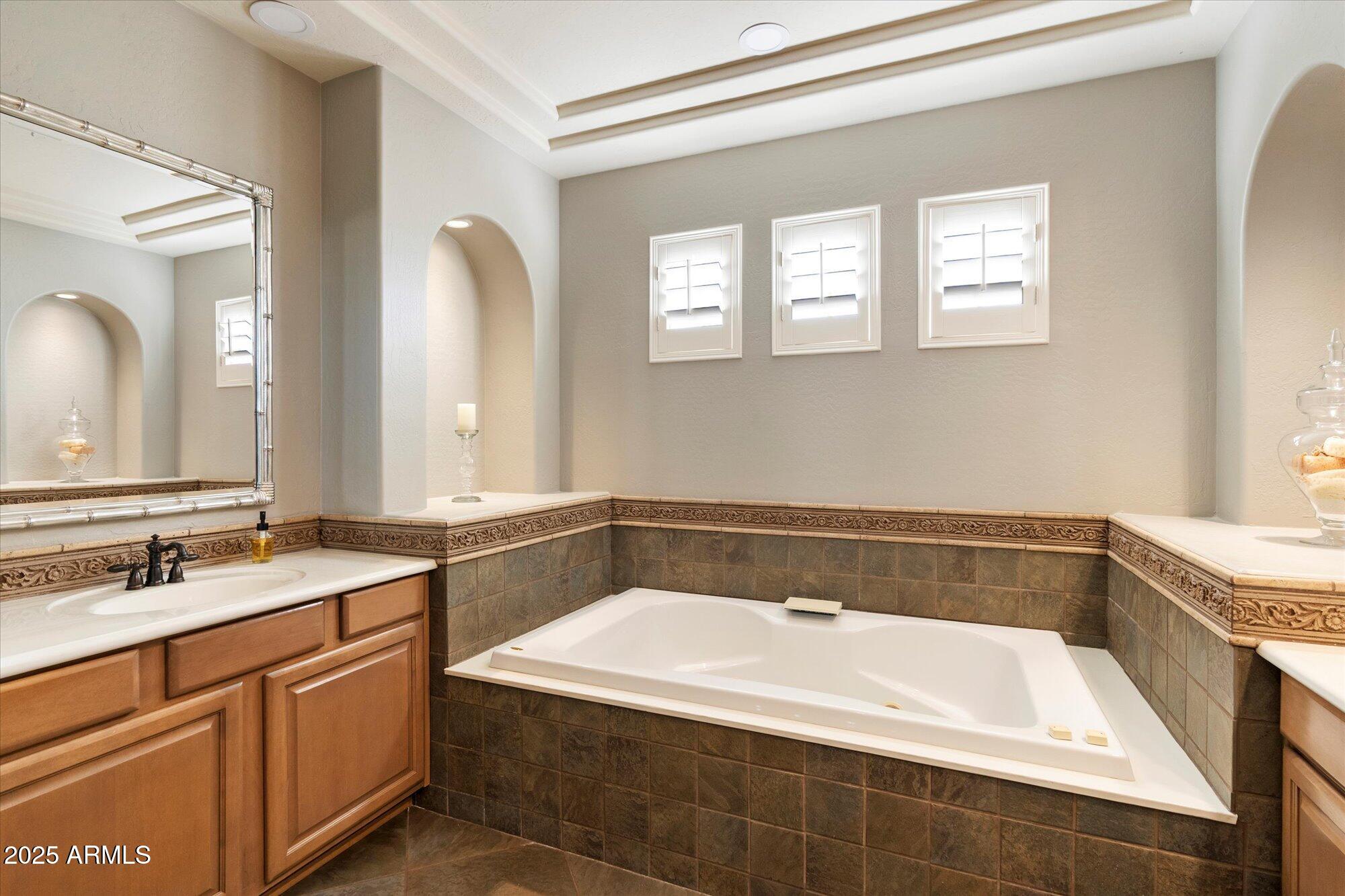 3973 E Hummingbird Lane