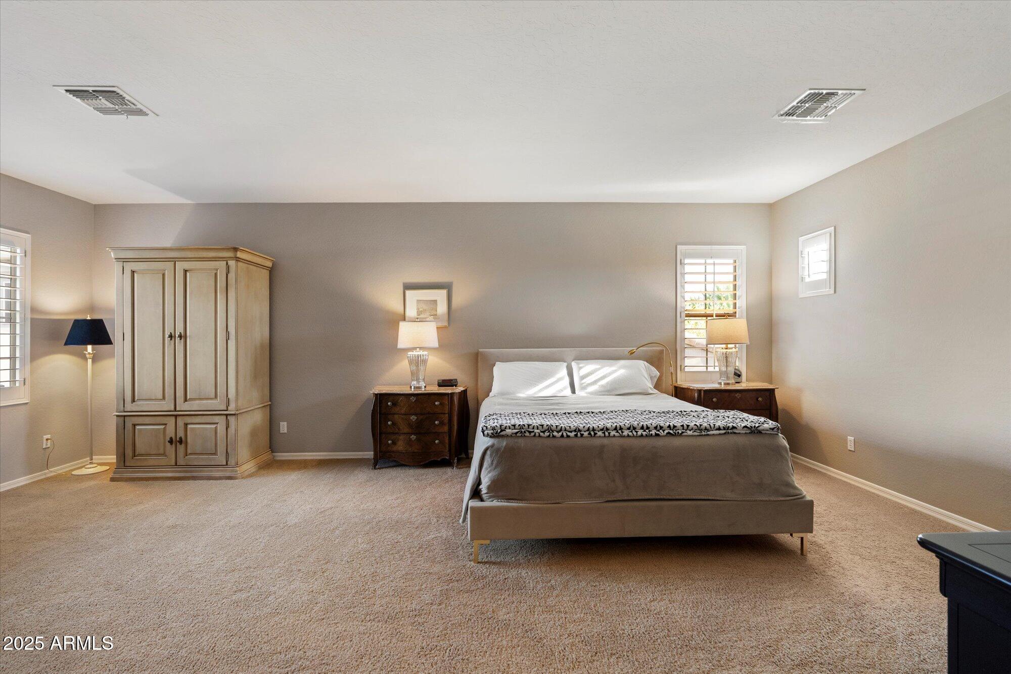 3973 E Hummingbird Lane