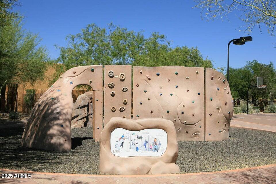 3973 E Hummingbird Lane