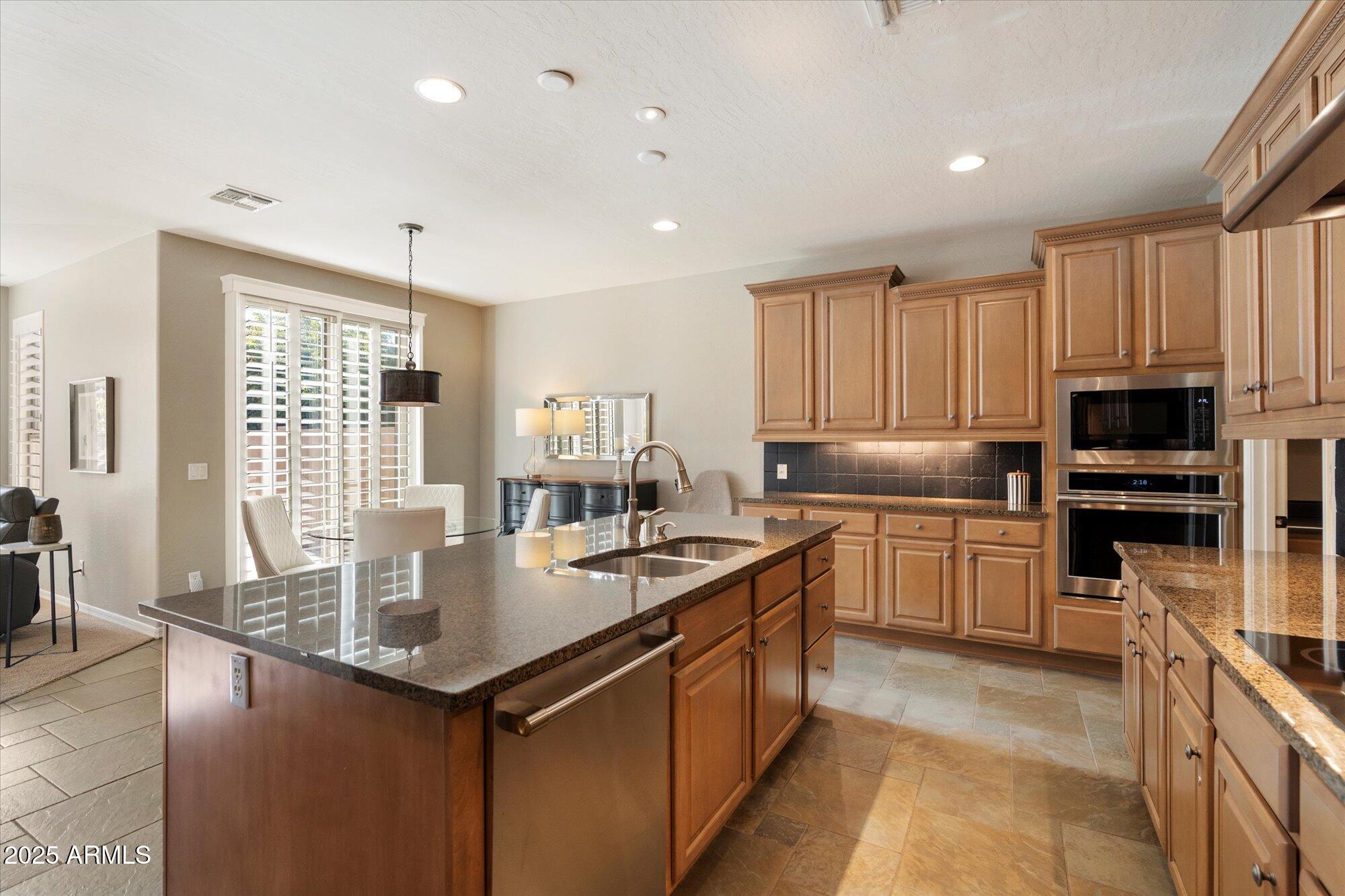 3973 E Hummingbird Lane