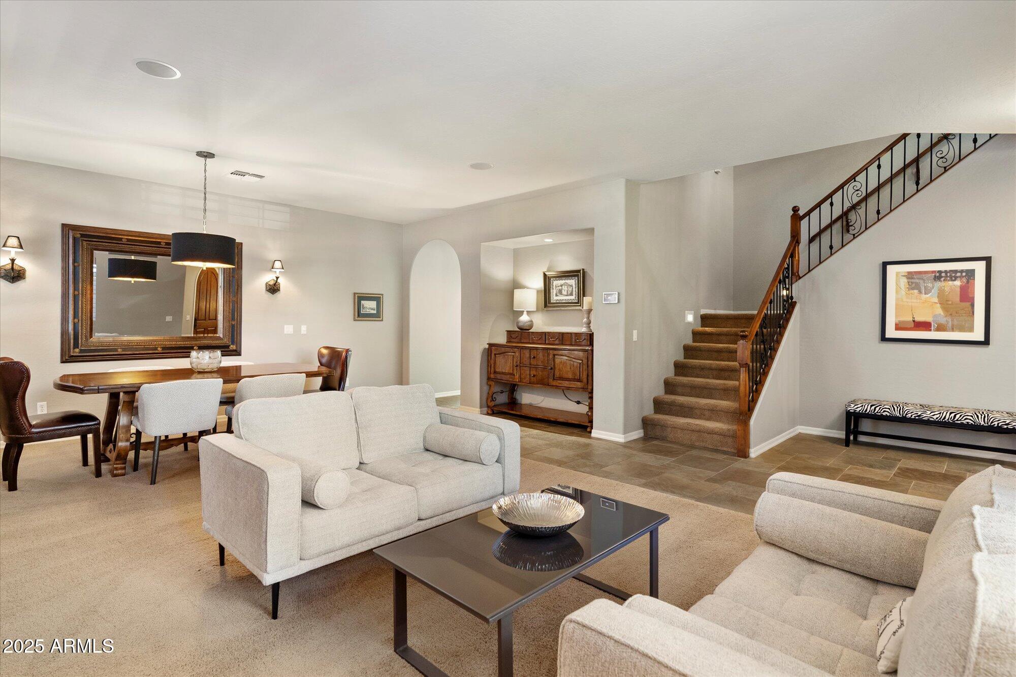 3973 E Hummingbird Lane