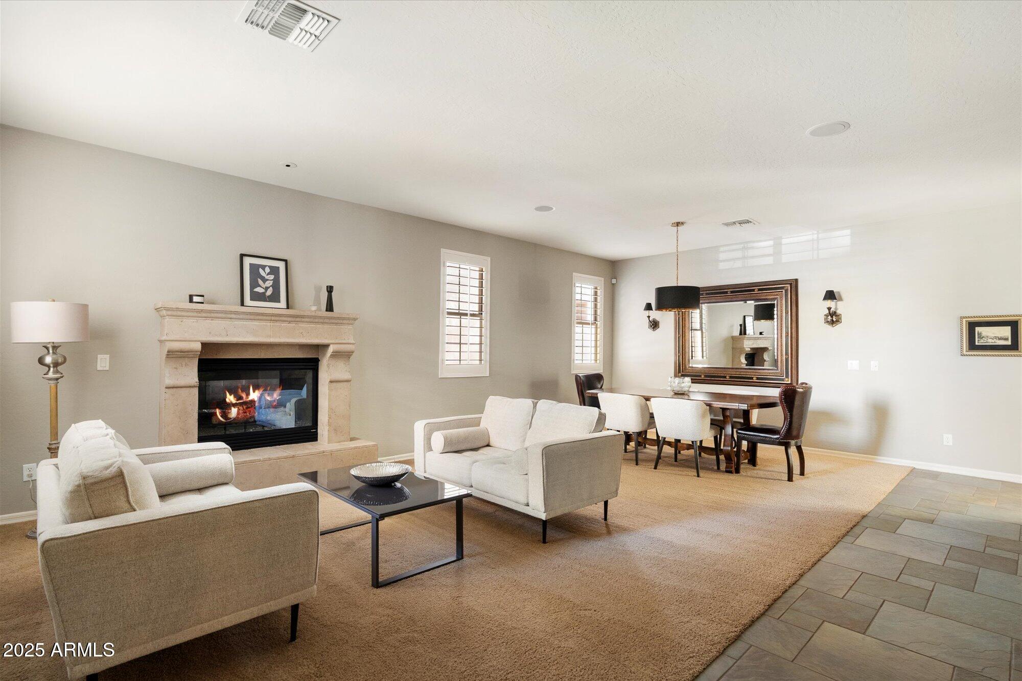 3973 E Hummingbird Lane