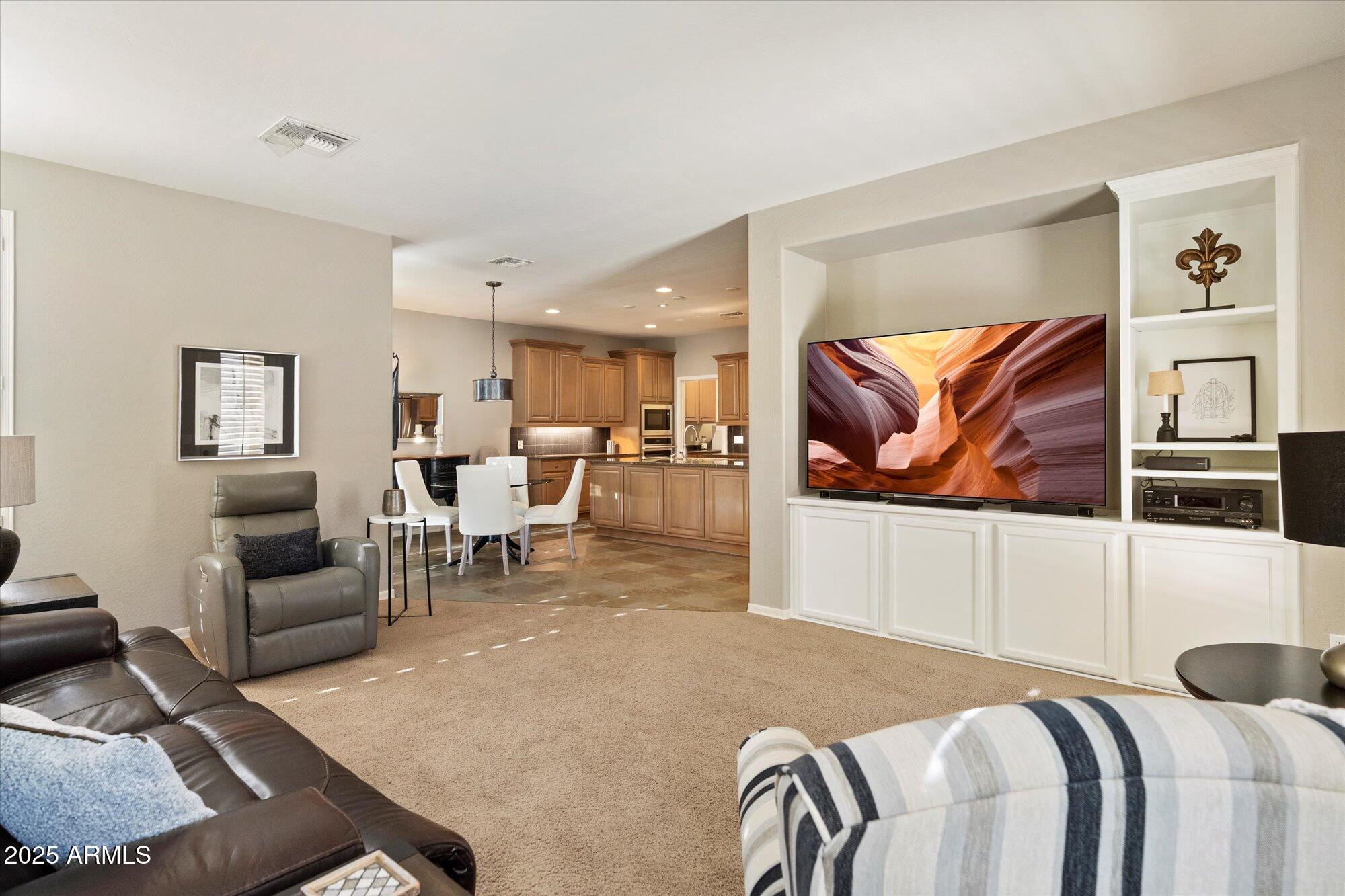 3973 E Hummingbird Lane