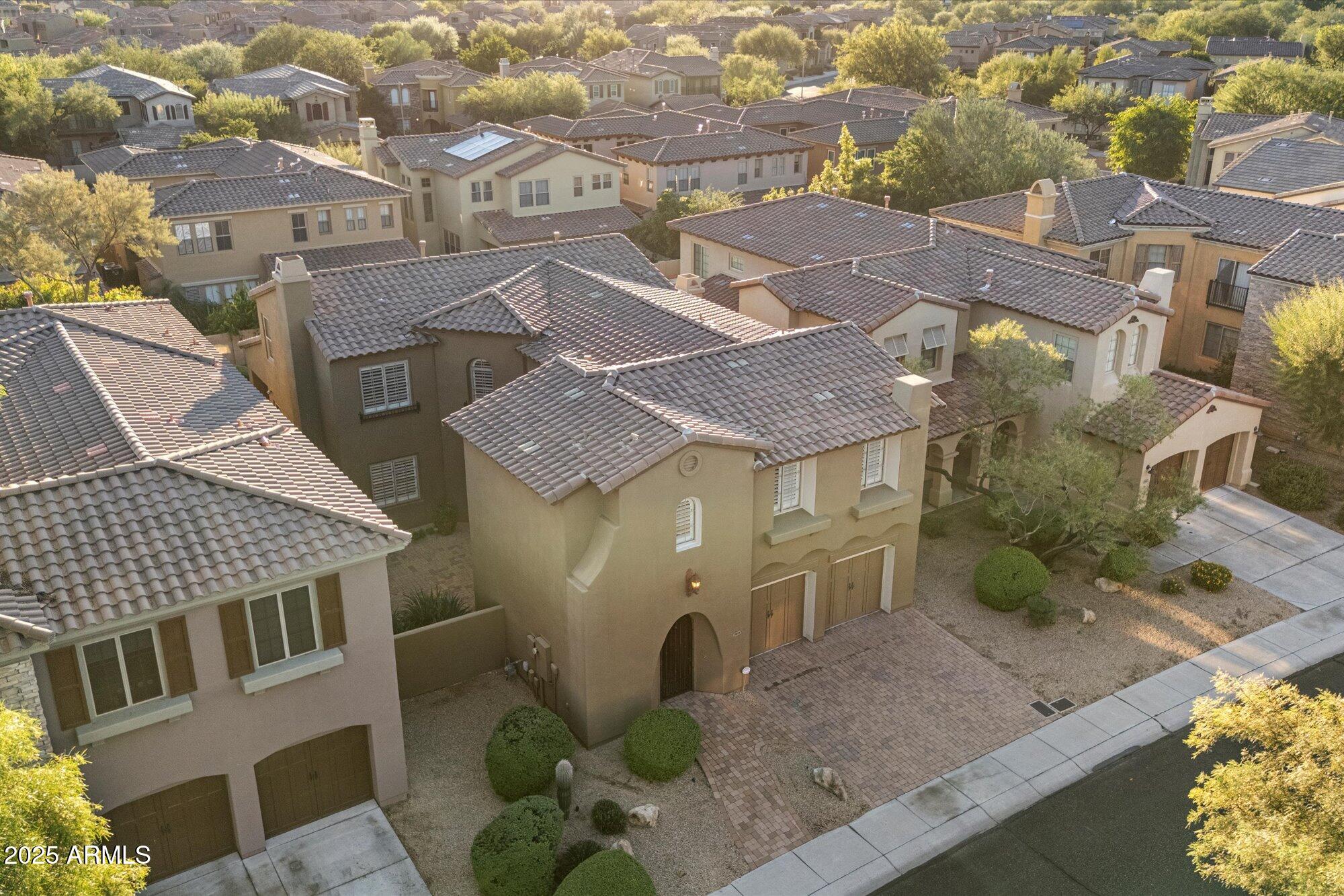 3973 E Hummingbird Lane