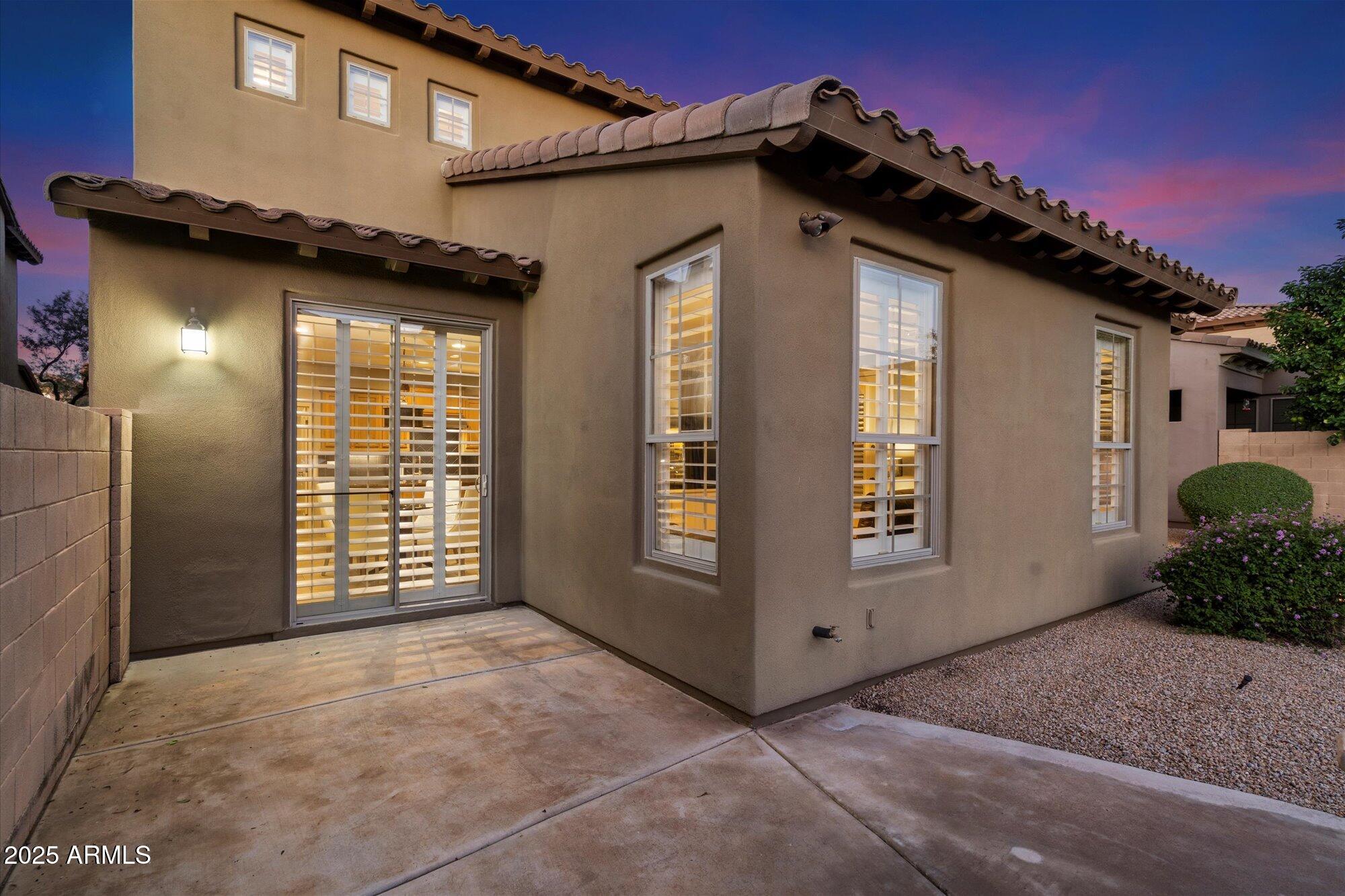 3973 E Hummingbird Lane