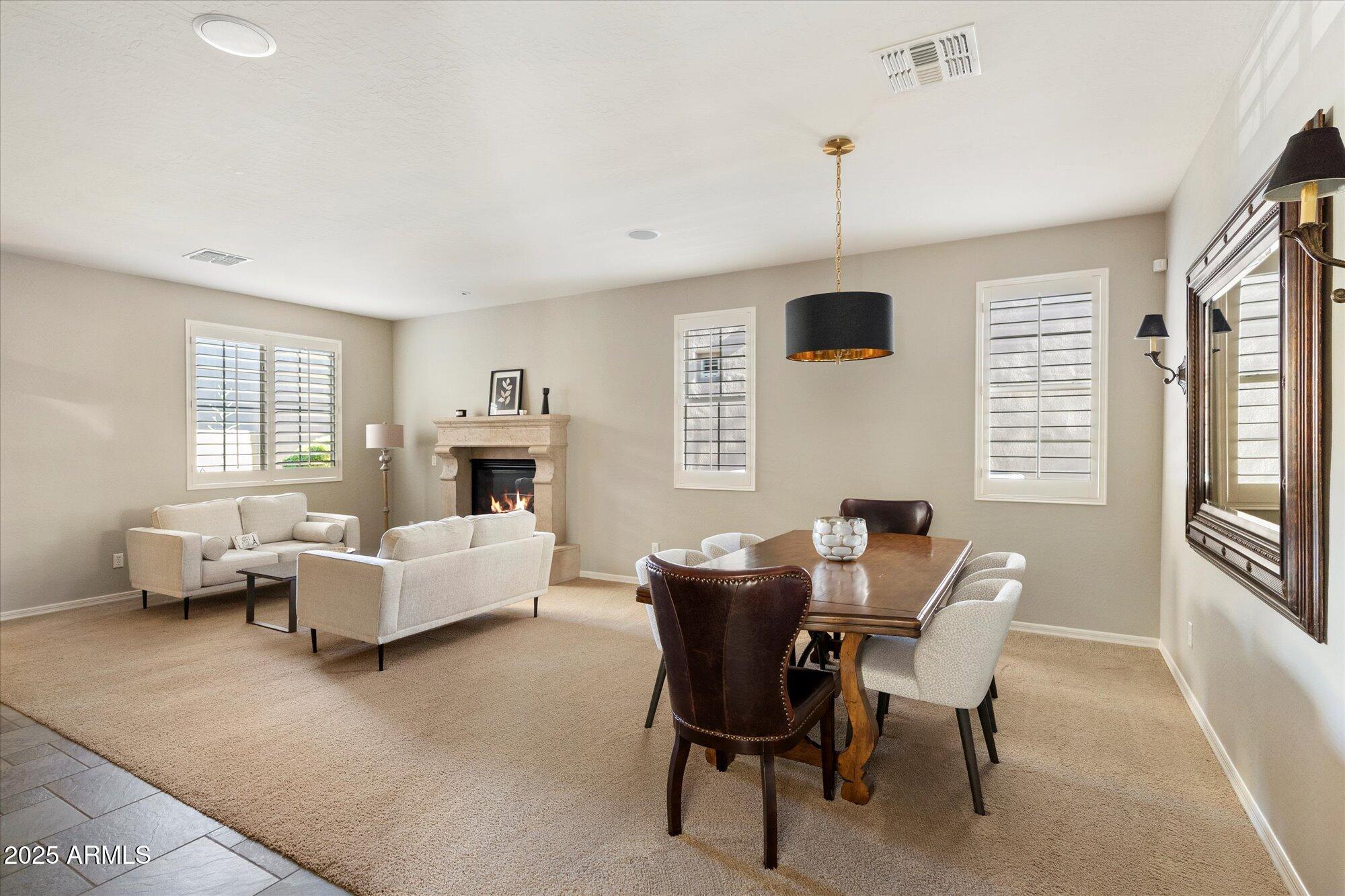 3973 E Hummingbird Lane