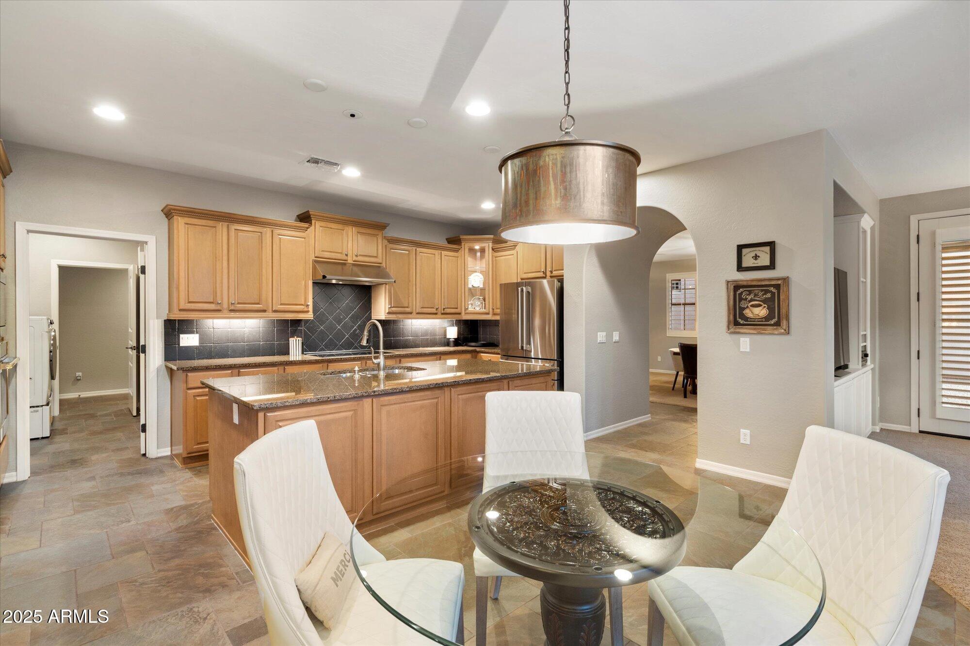 3973 E Hummingbird Lane