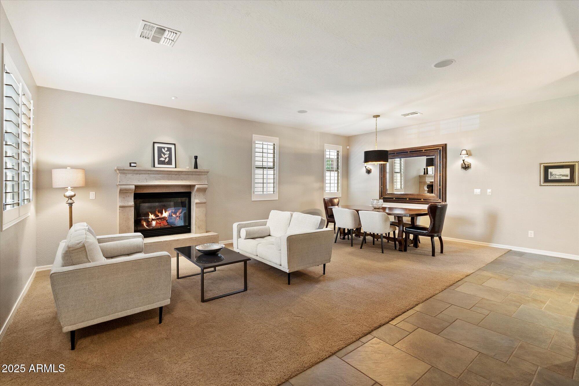 3973 E Hummingbird Lane