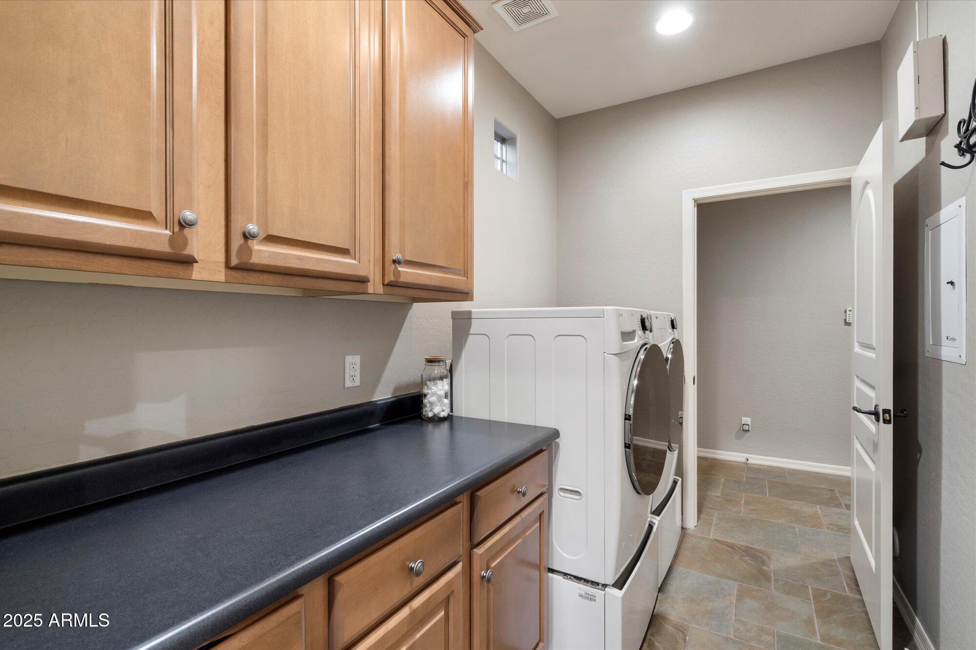 3973 E Hummingbird Lane