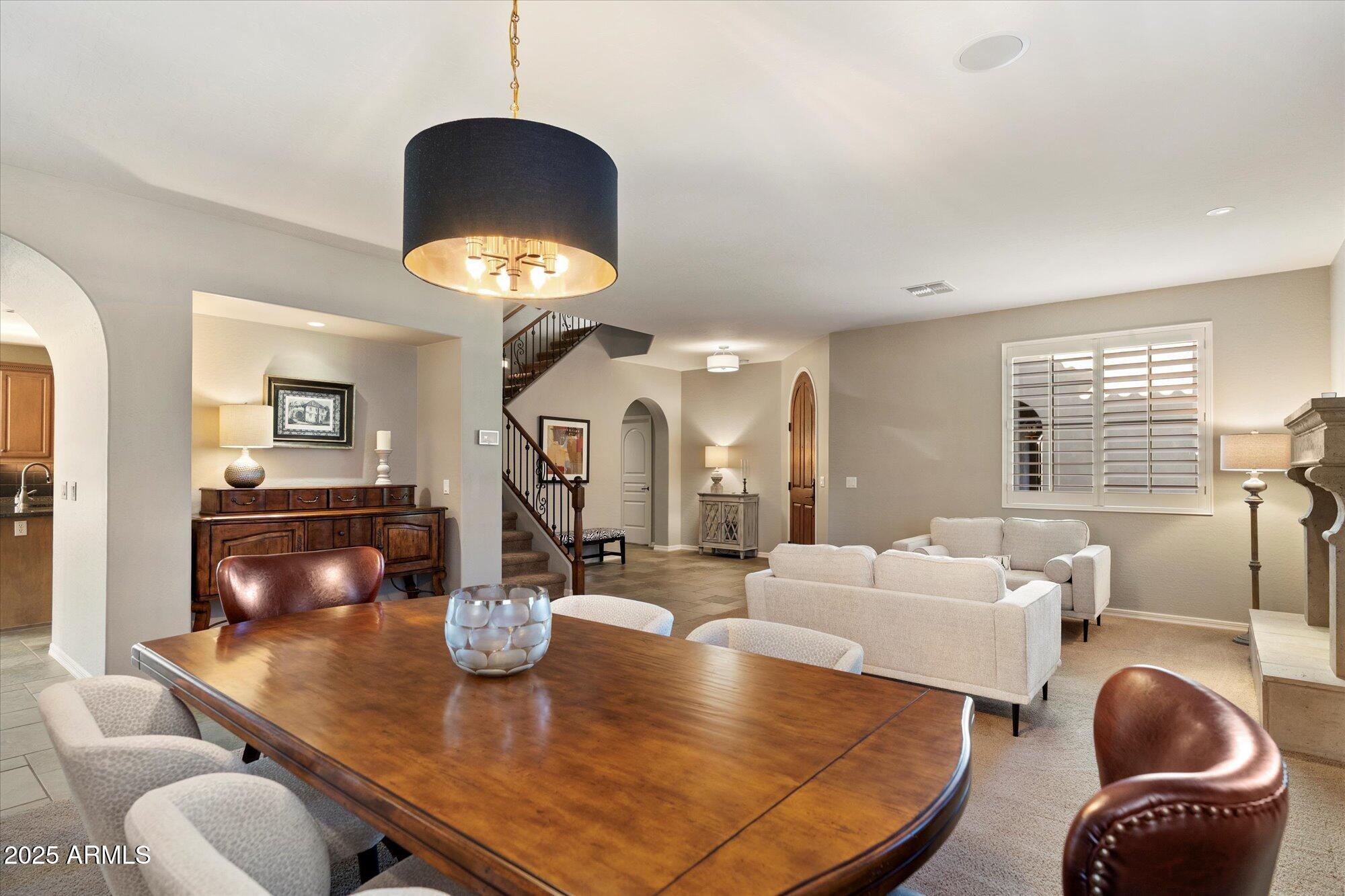 3973 E Hummingbird Lane