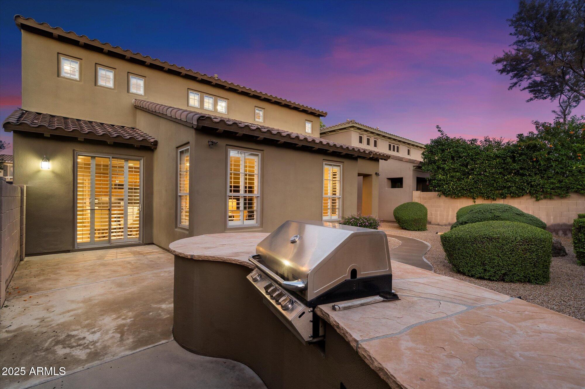 3973 E Hummingbird Lane