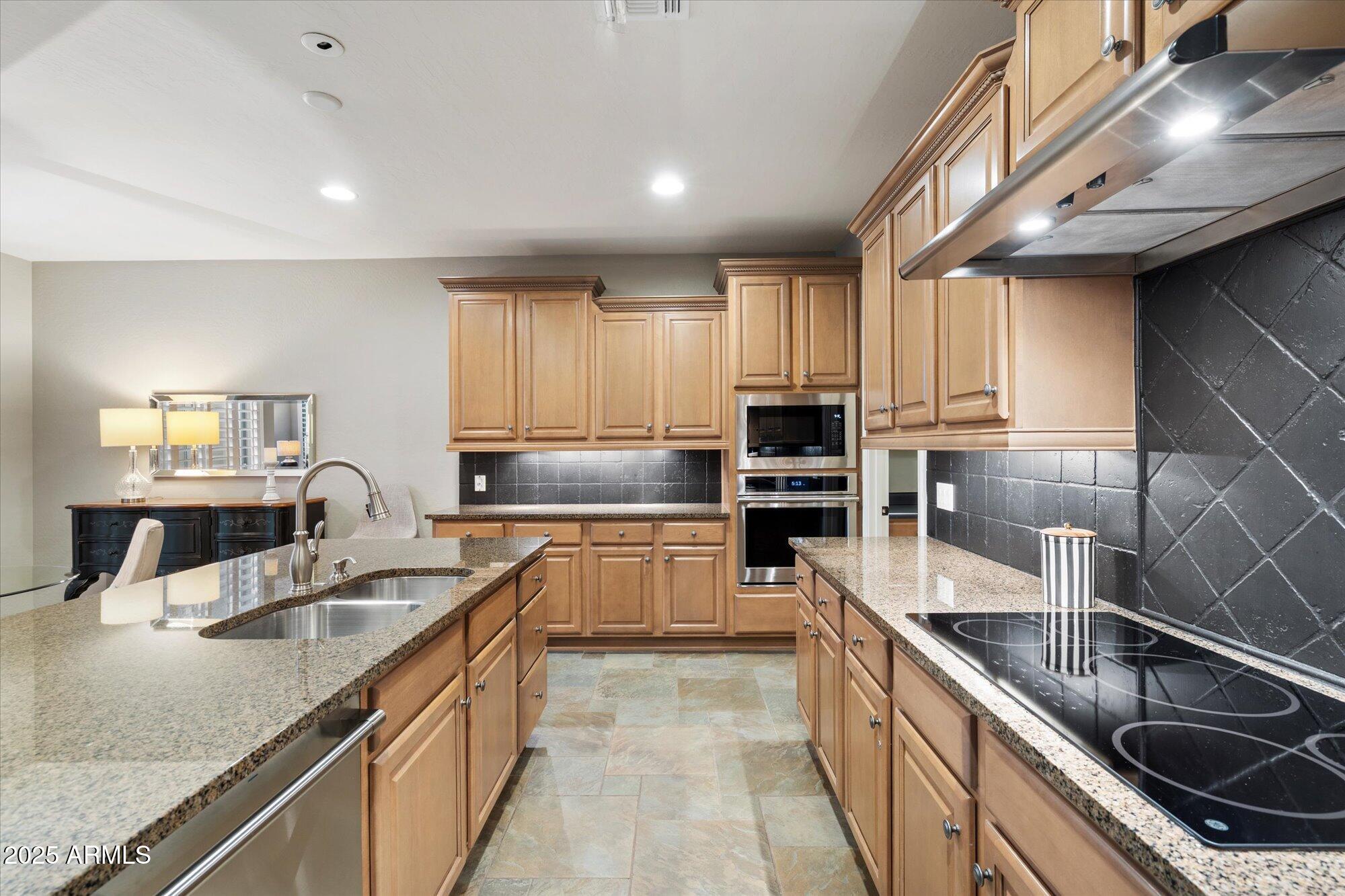 3973 E Hummingbird Lane