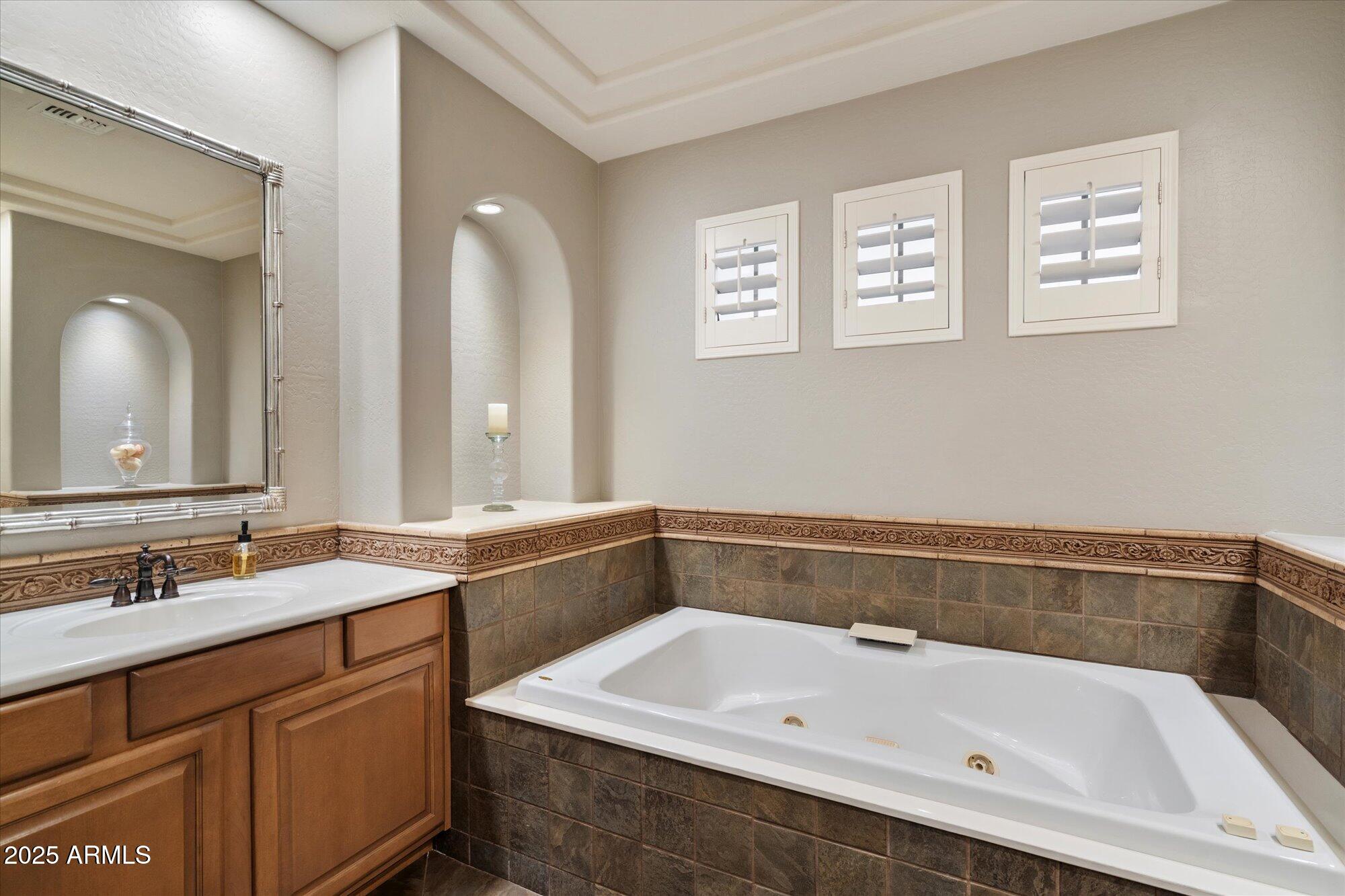 3973 E Hummingbird Lane