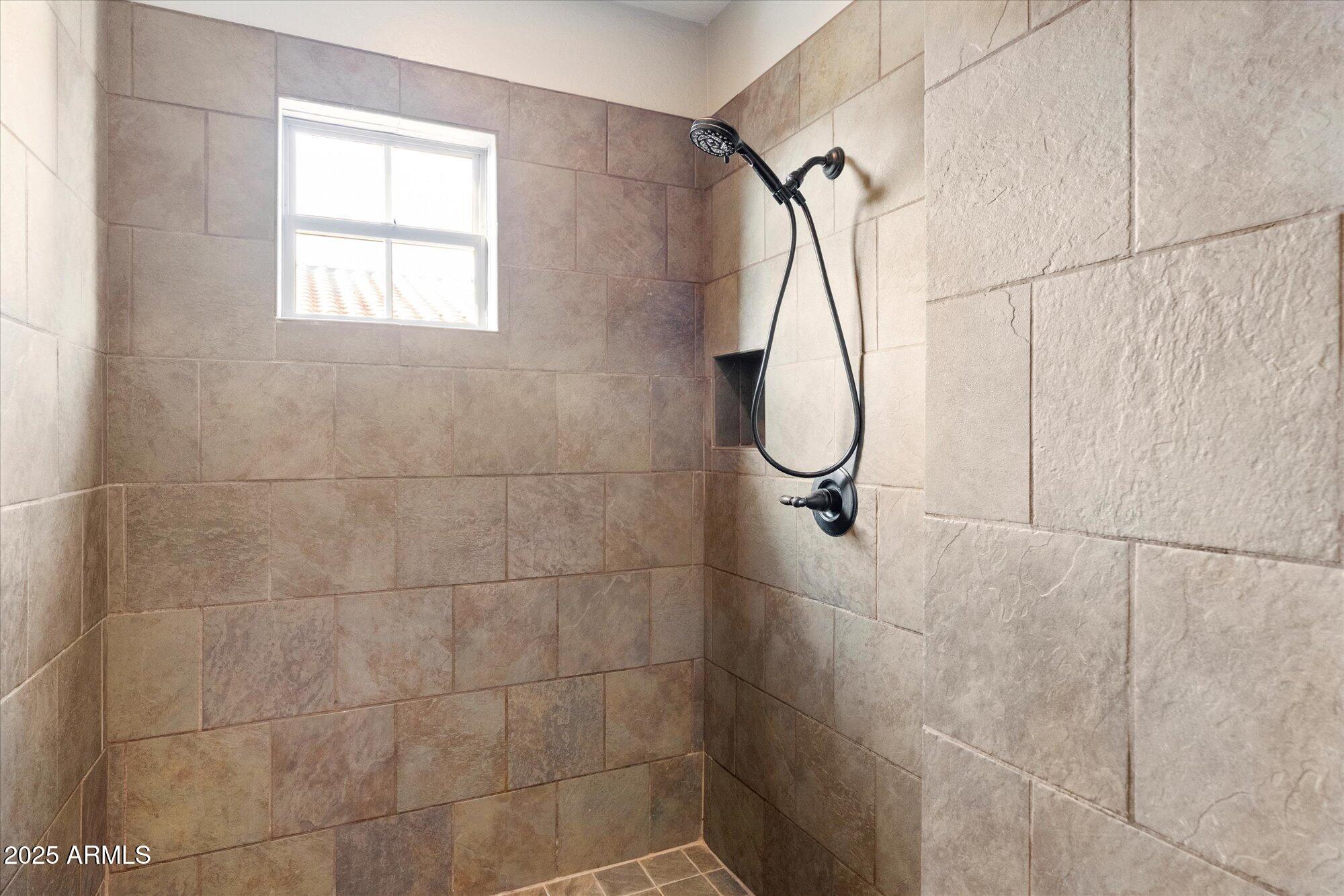 3973 E Hummingbird Lane