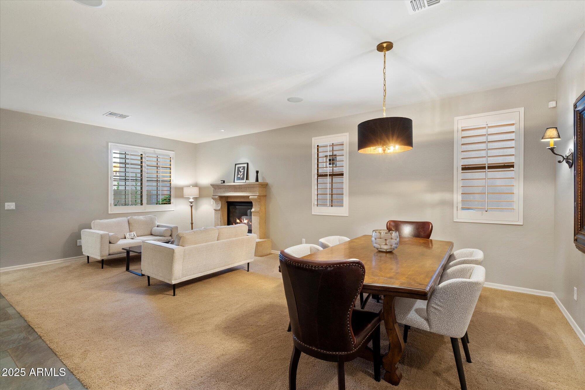 3973 E Hummingbird Lane